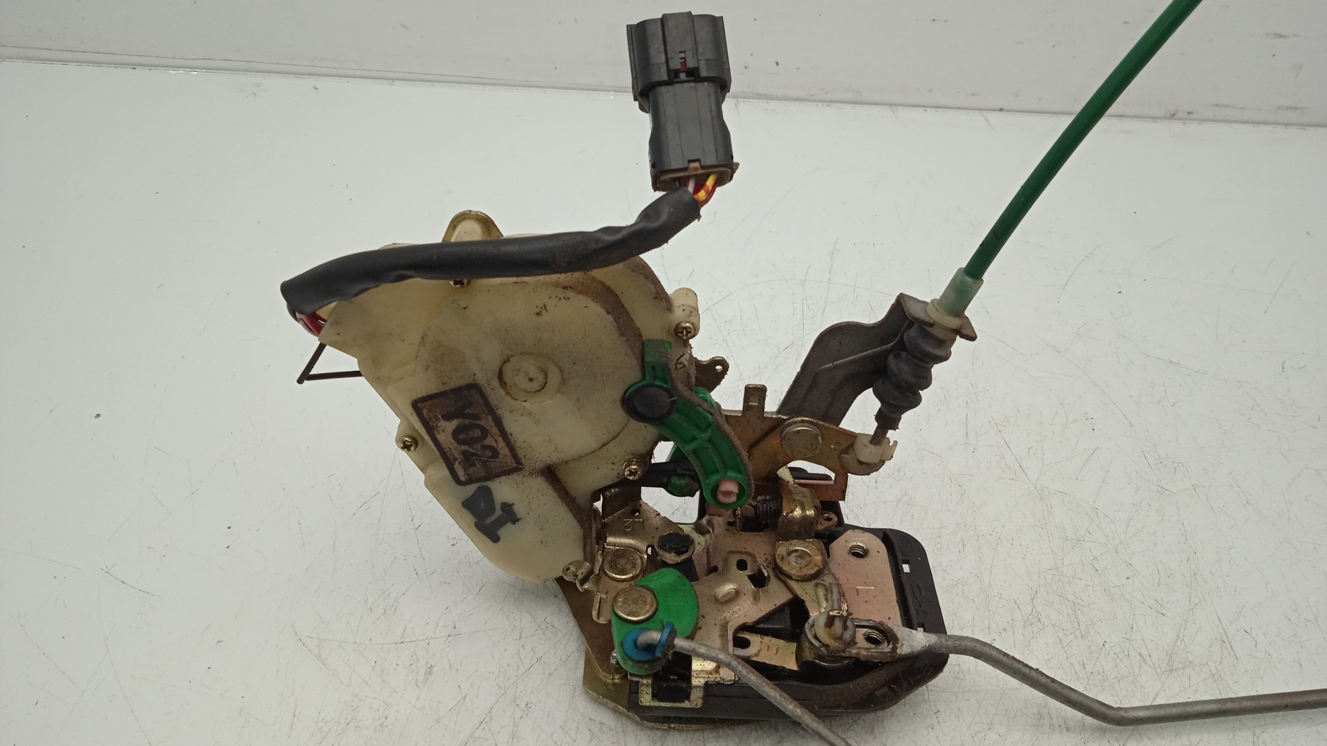 CERRADURA PUERTA DELANTERA IZQUIERDA KIA SORENTO D4CB