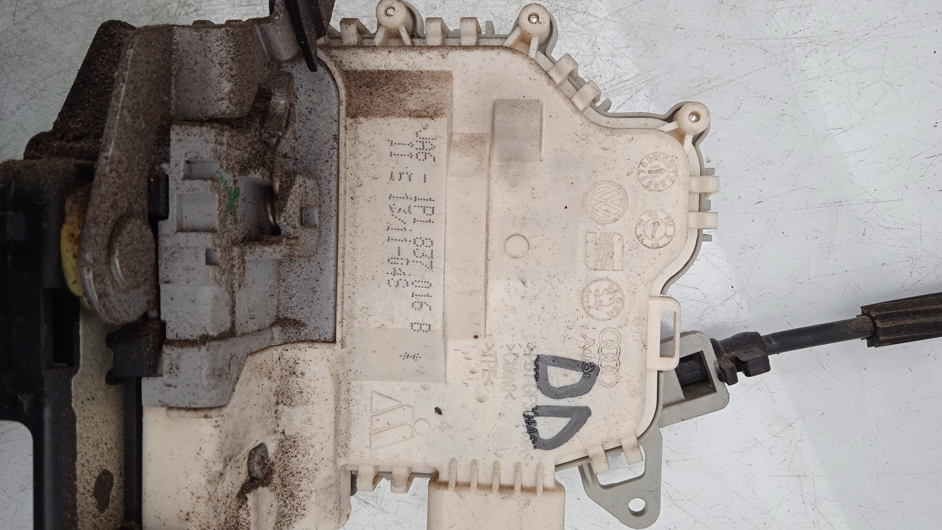 CERRADURA PUERTA DELANTERA DERECHA SEAT ALTEA CAYC