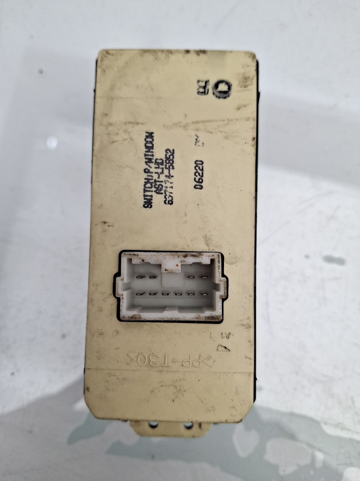 MANDO ELEVALUNAS DELANTERO DERECHO OPEL FRONTERA 