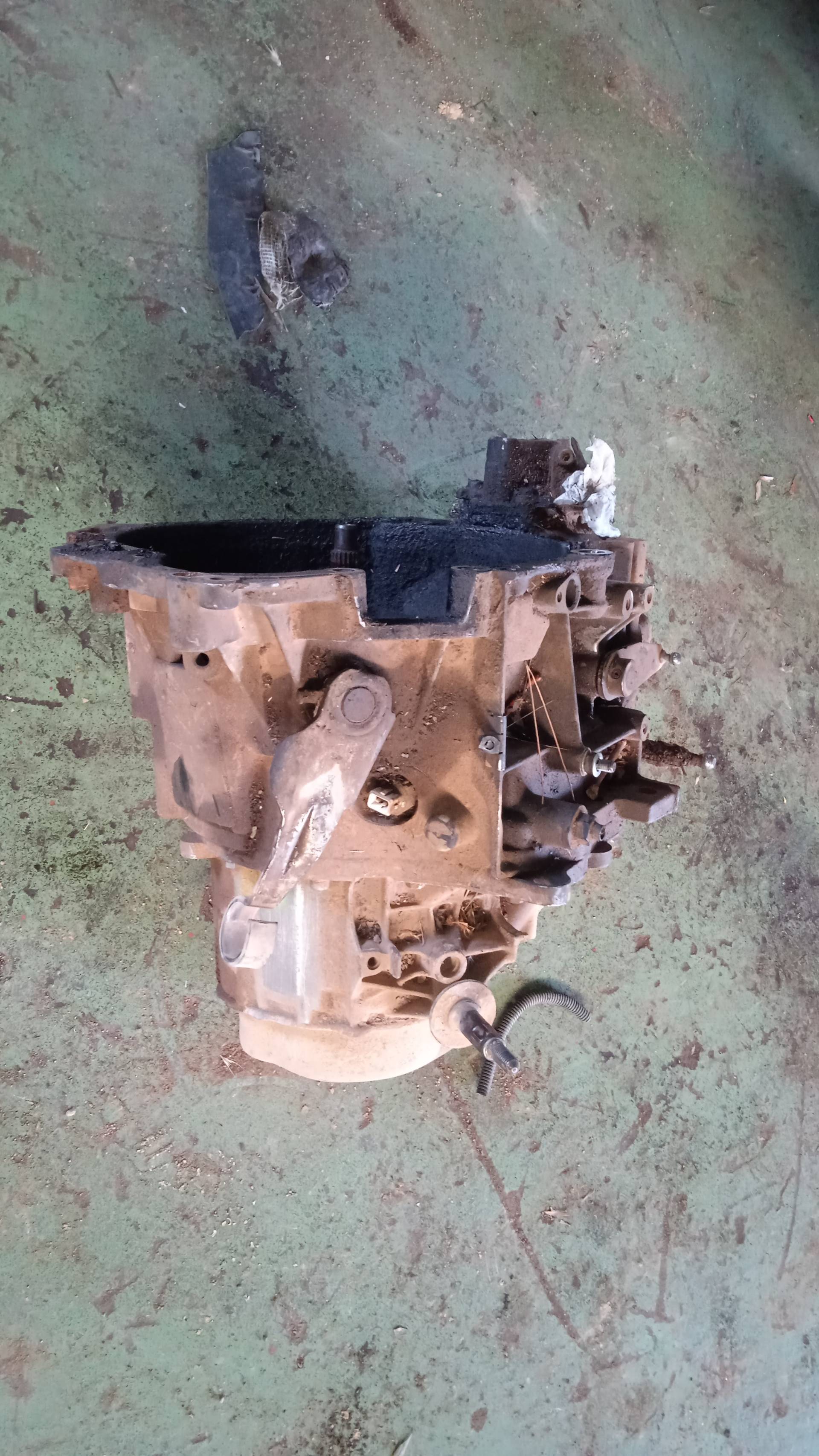 CAJA CAMBIOS PEUGEOT 205 A9A