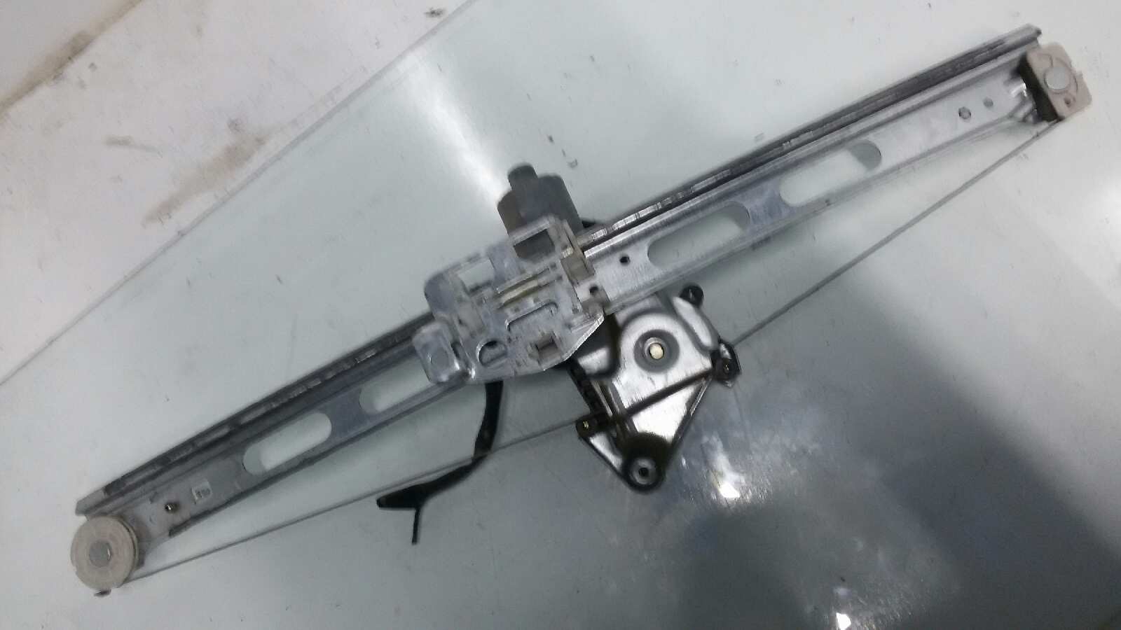 ELEVALUNAS DELANTERO IZQUIERDO MERCEDES-BENZ CLASE M166940