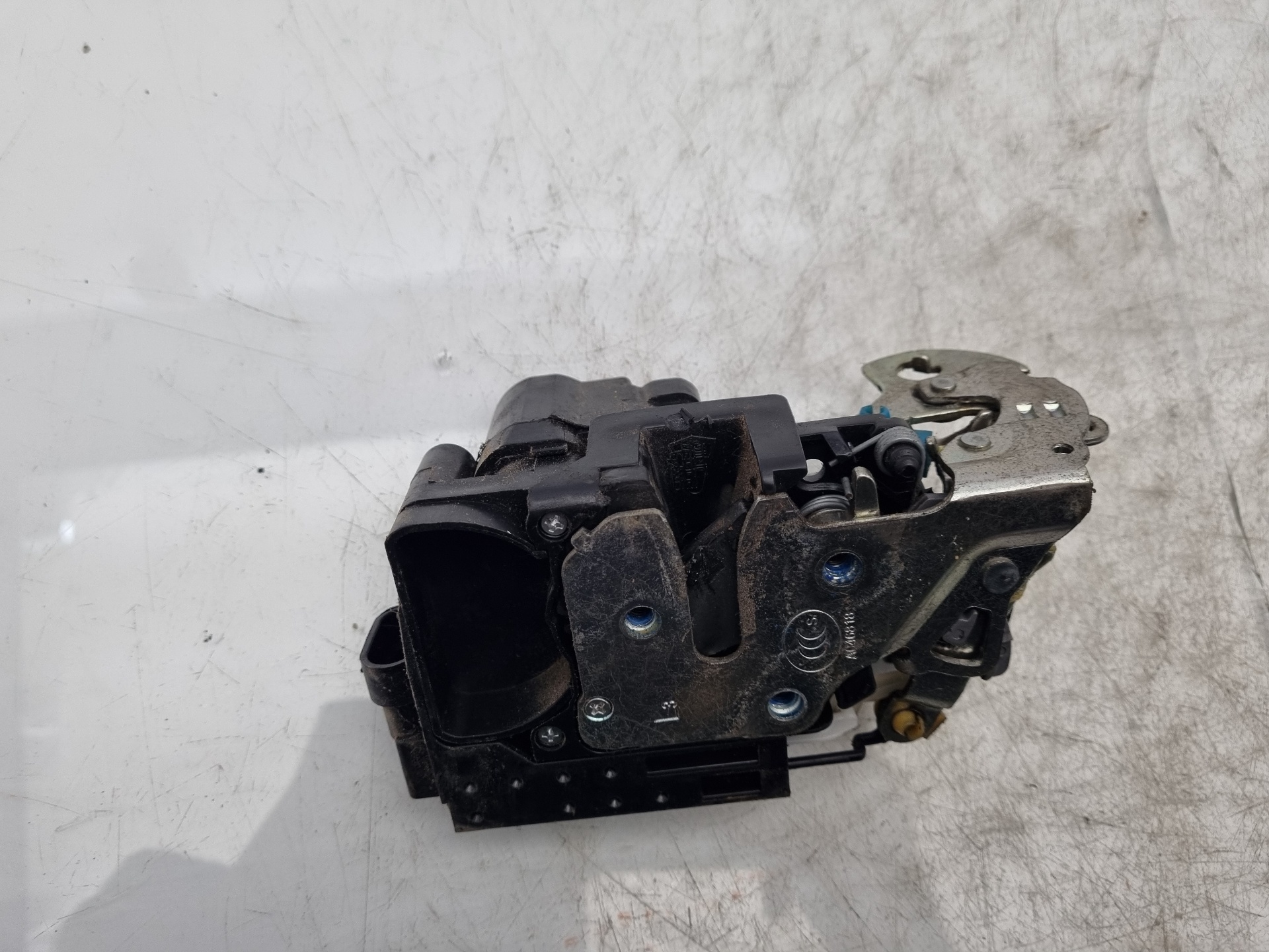 CERRADURA PUERTA DELANTERA IZQUIERDA CHEVROLET AVE B12S1