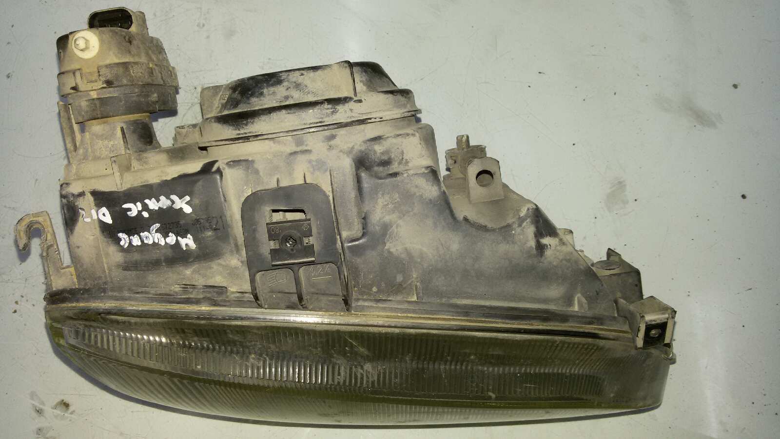 FARO DERECHO RENAULT MEGANE F8Q