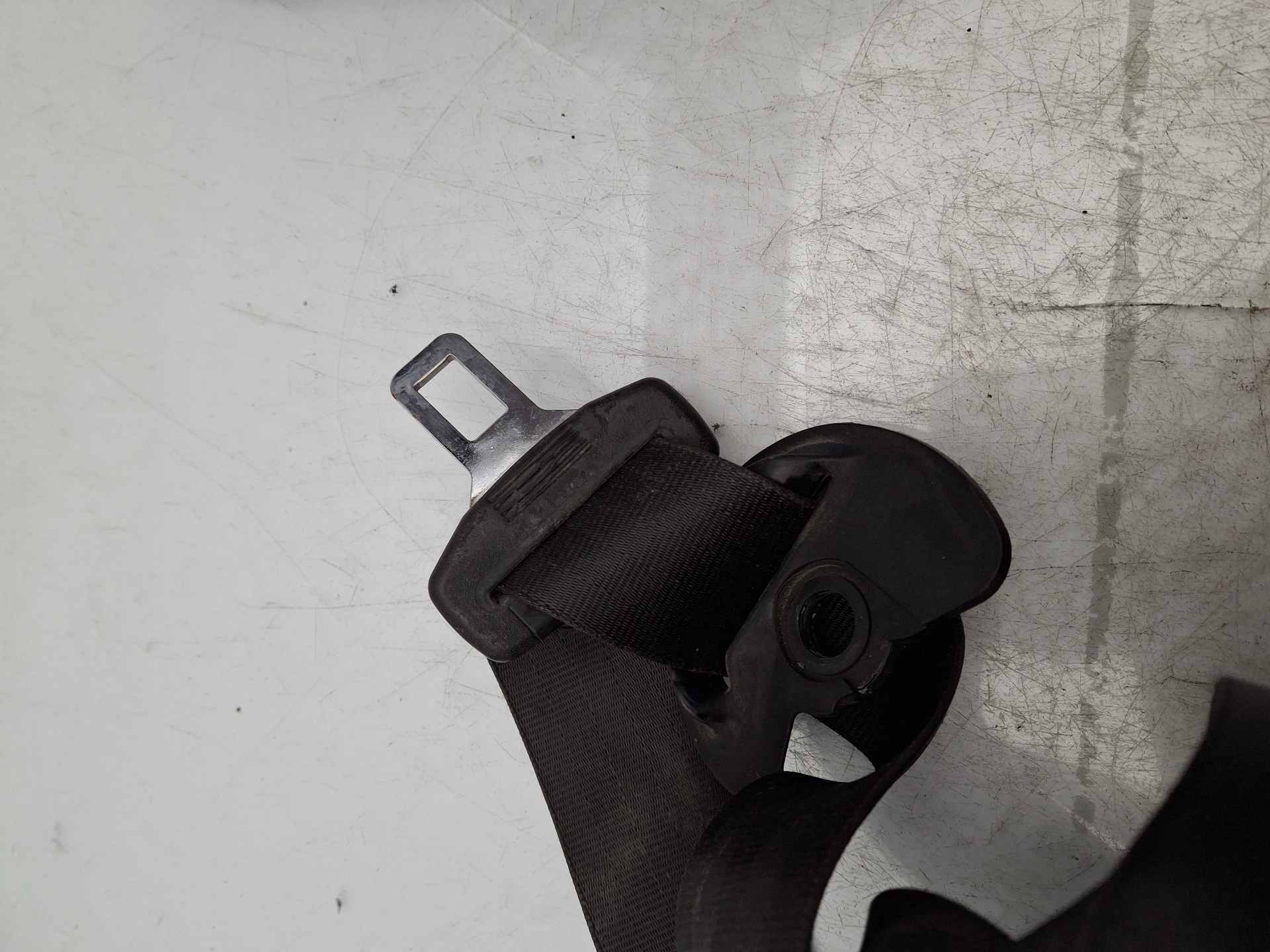 CINTURON SEGURIDAD DEL. IZQ. VOLKSWAGEN PASSAT AJM