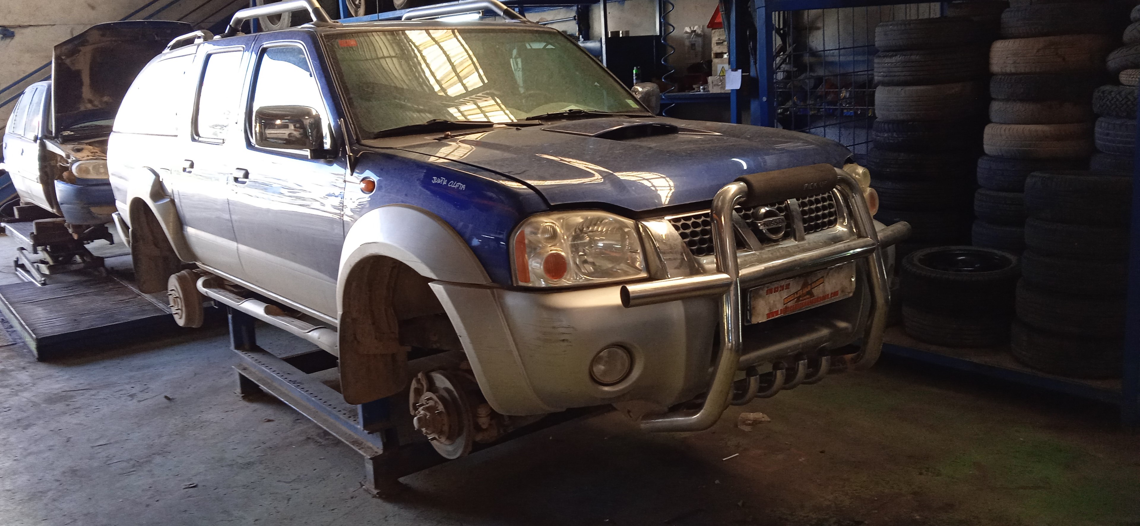 ALETIN DELANTERO DERECHO NISSAN PICK YD25