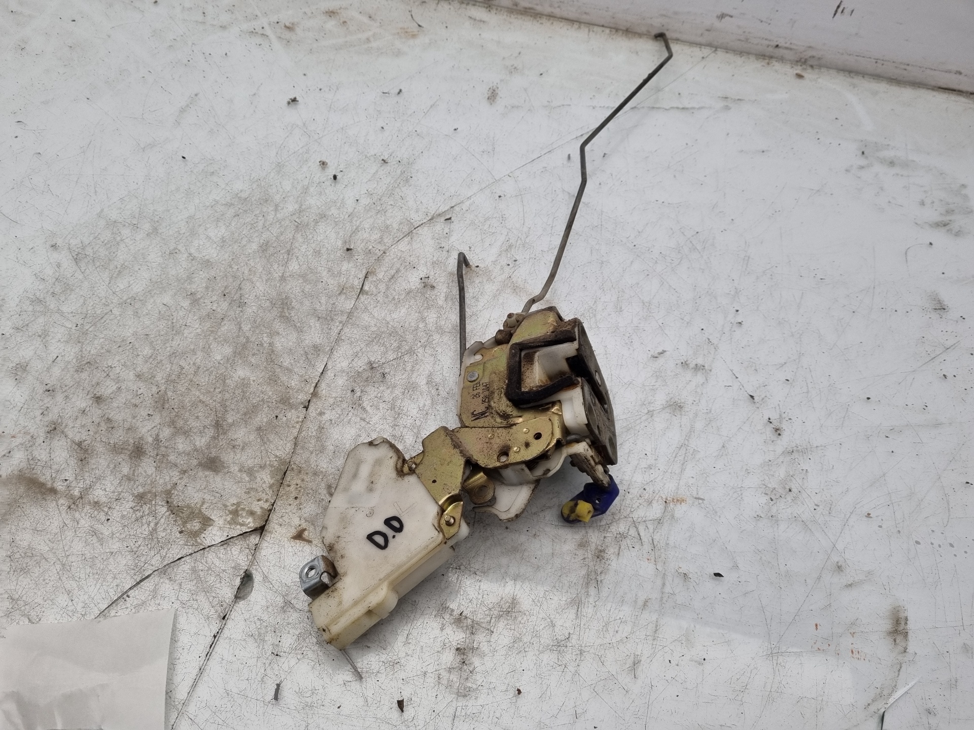 CERRADURA PUERTA DELANTERA DERECHA NISSAN SERENA LD23