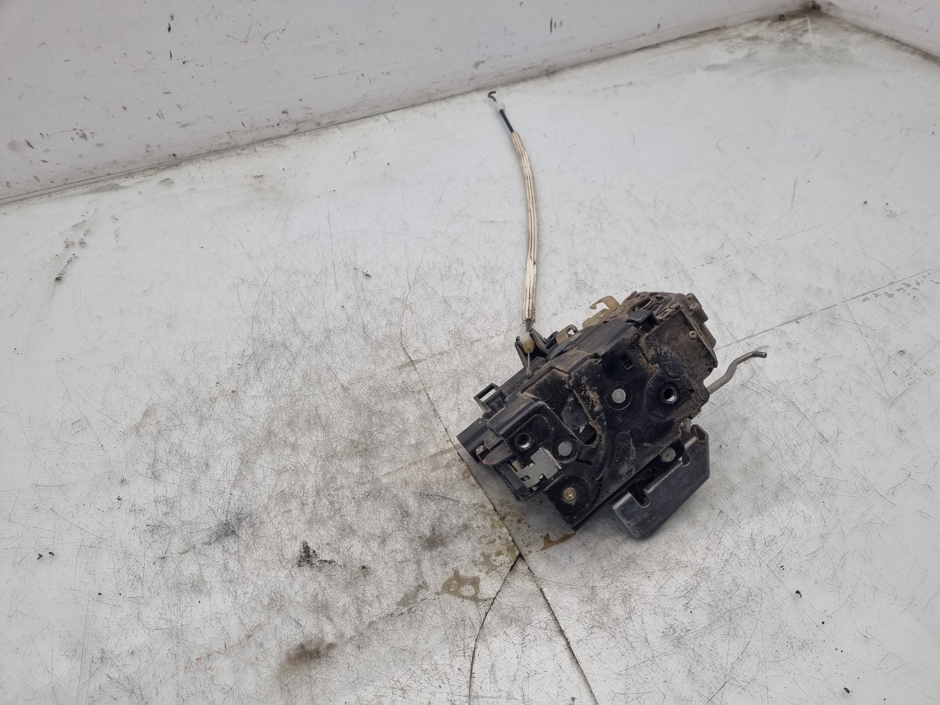 CERRADURA PUERTA DELANTERA DERECHA AUDI A6 BDV