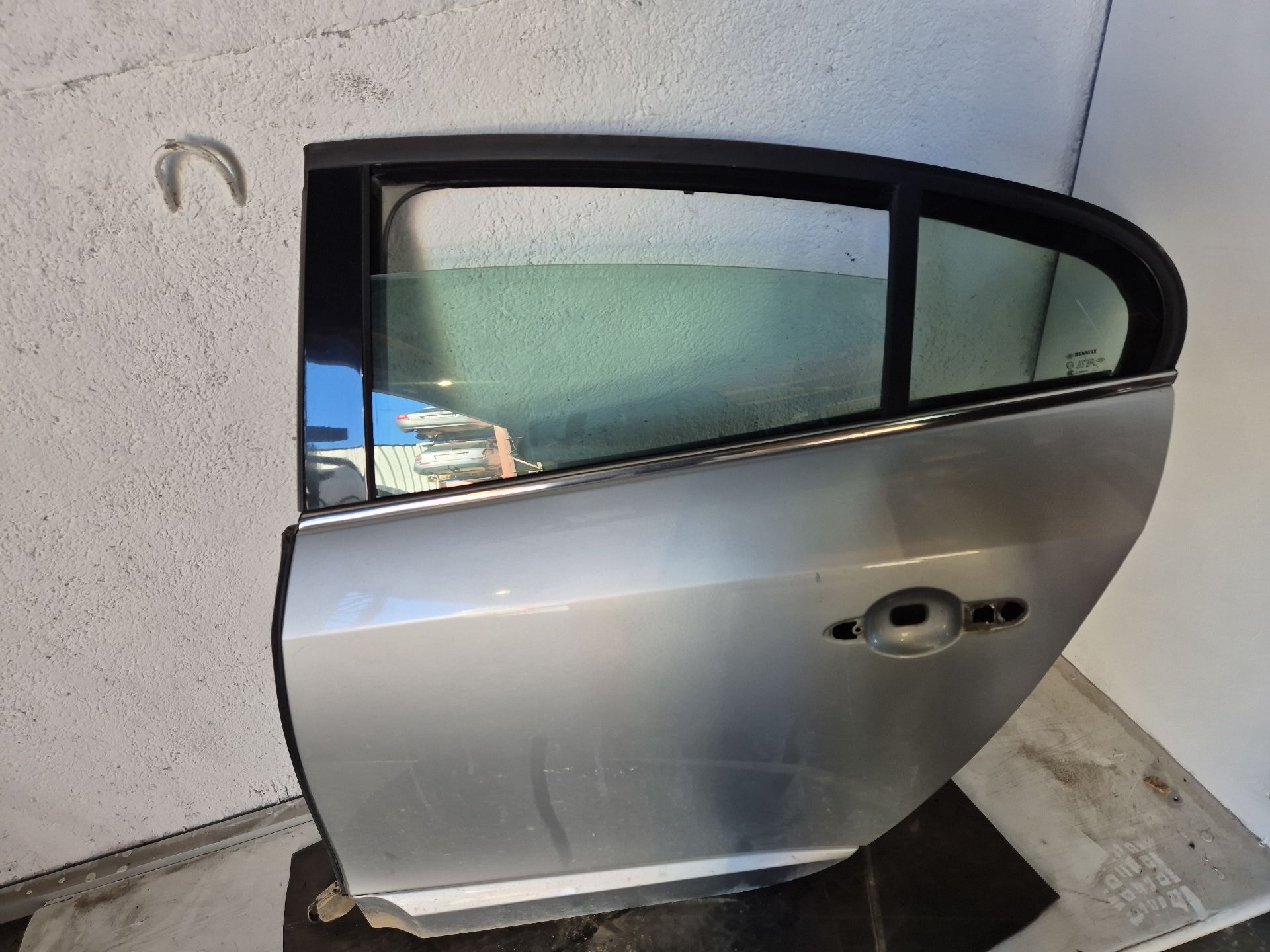 PUERTA TRASERA IZQUIERDA RENAULT FLUENCE 
