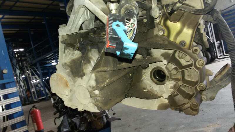 CAJA CAMBIOS MAZDA 3 Y601