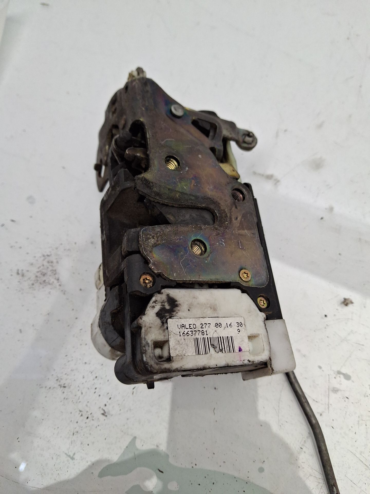 CERRADURA PUERTA DELANTERA IZQUIERDA CHEVROLET TRA 