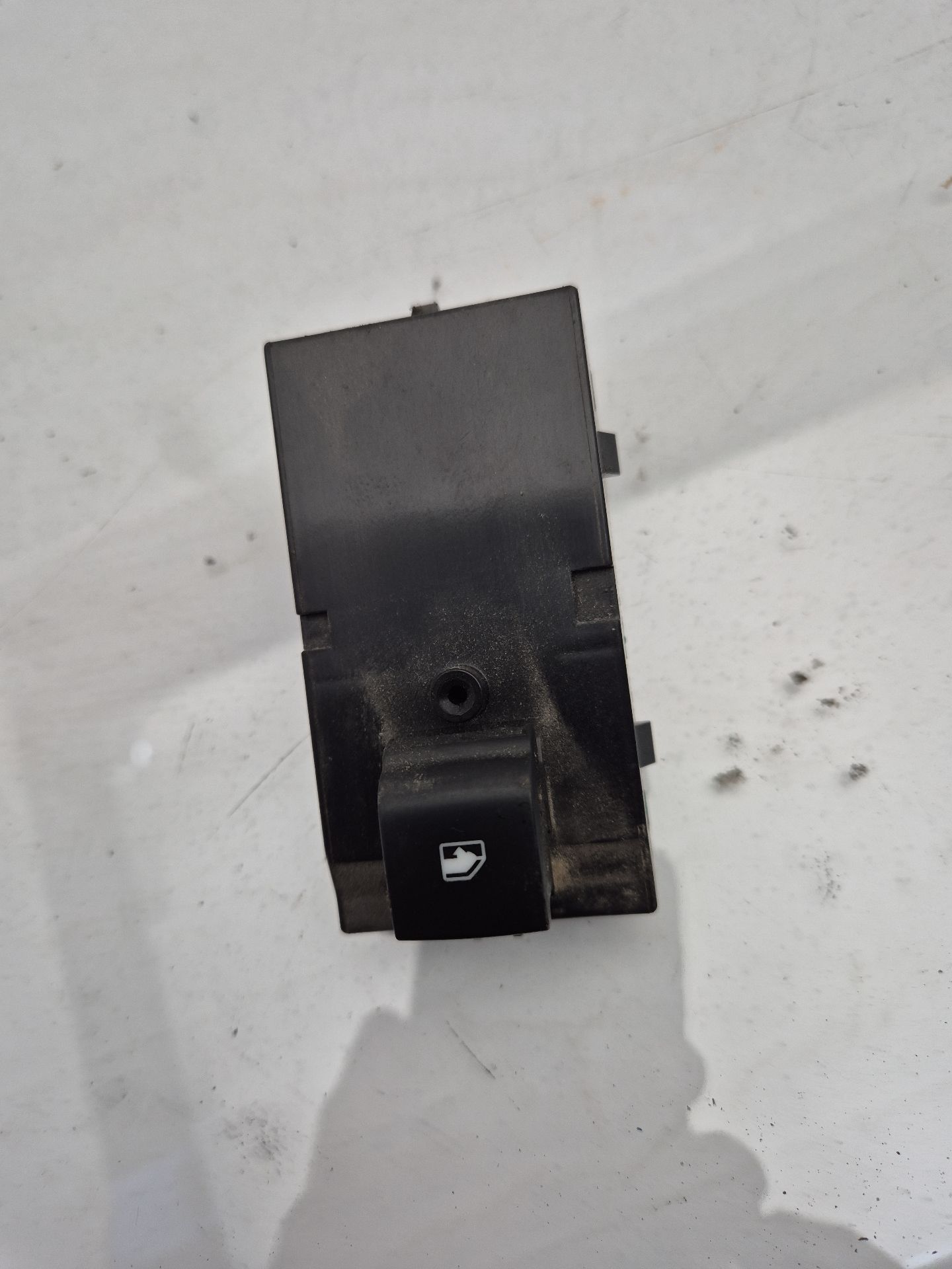 MANDO ELEVALUNAS DELANTERO DERECHO OPEL INSIGNIA 