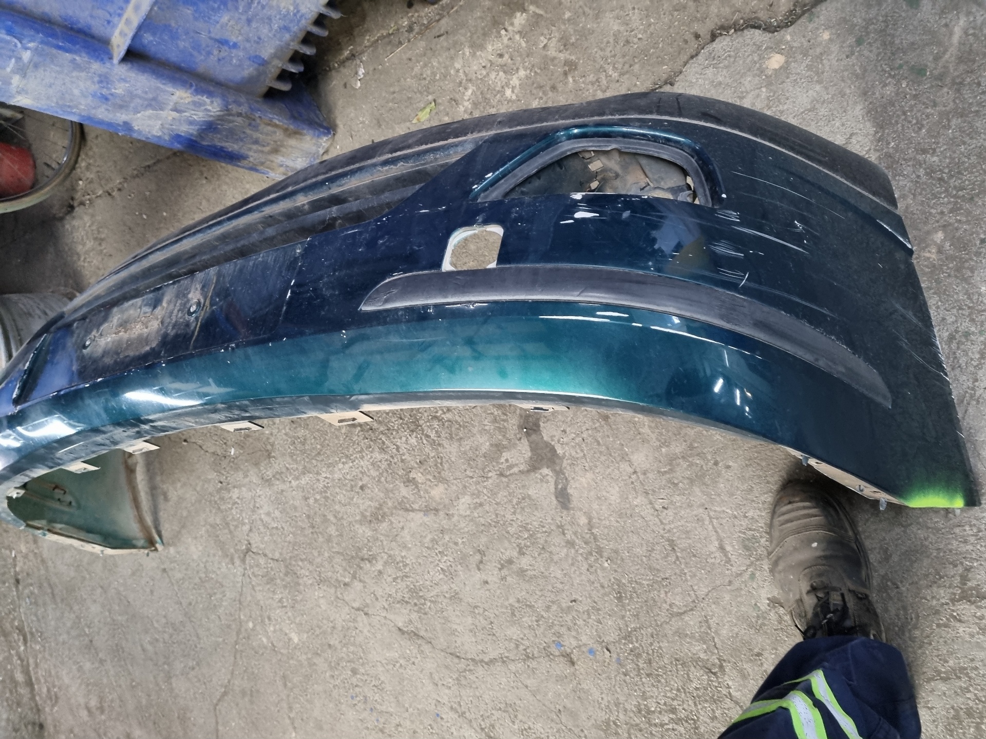 PARAGOLPES DELANTERO FORD FOCUS F9DA