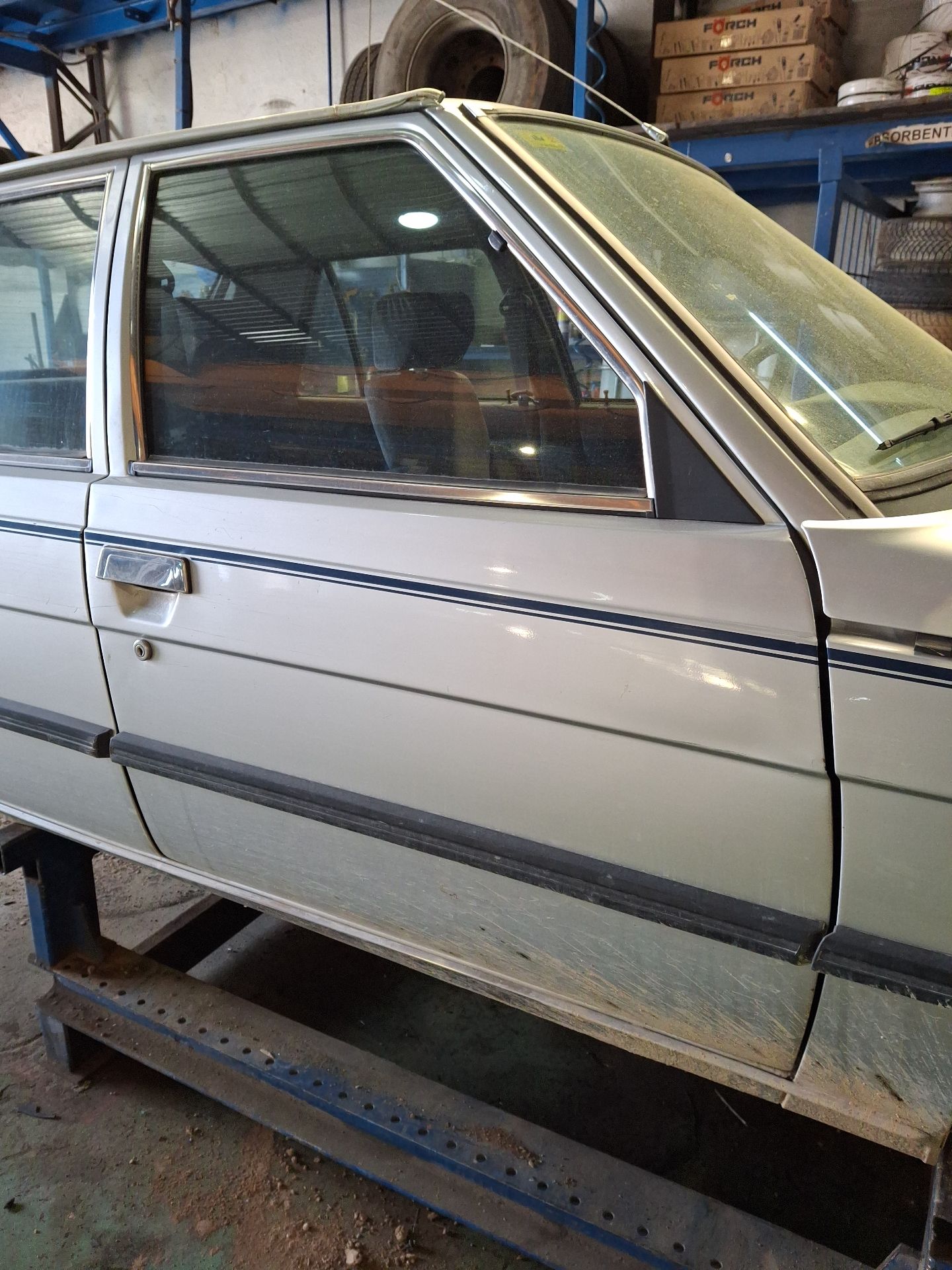 PUERTA DELANTERA DERECHA RENAULT 11 