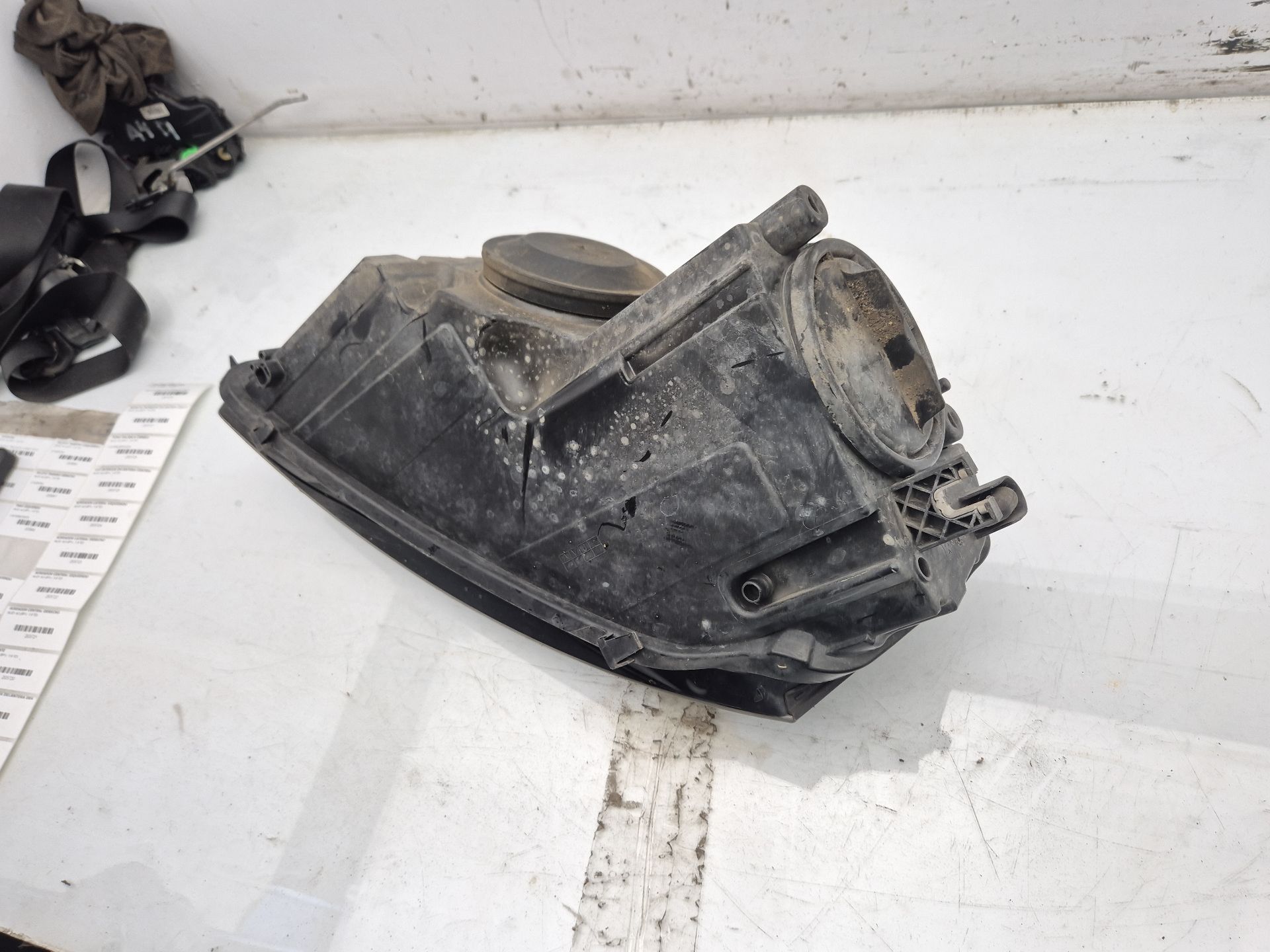 FARO DERECHO AUDI A3 