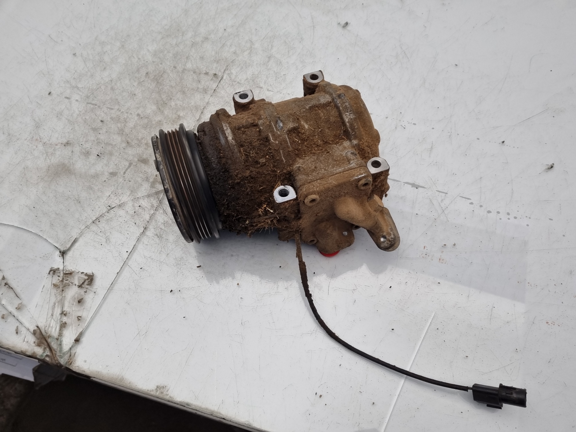 COMPRESOR AIRE ACONDICIONADO KIA CARENS TB