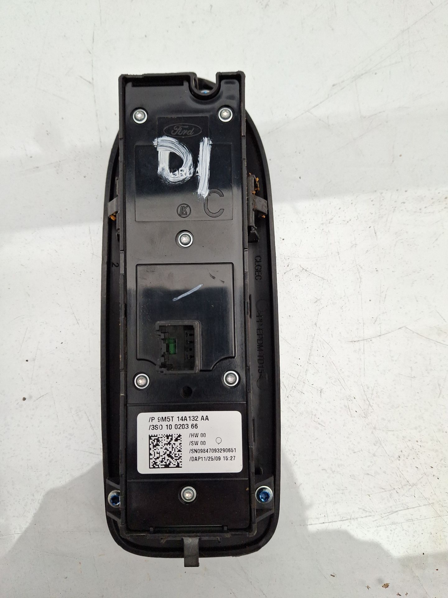 MANDO ELEVALUNAS DELANTERO IZQUIERDO FORD KUGA 