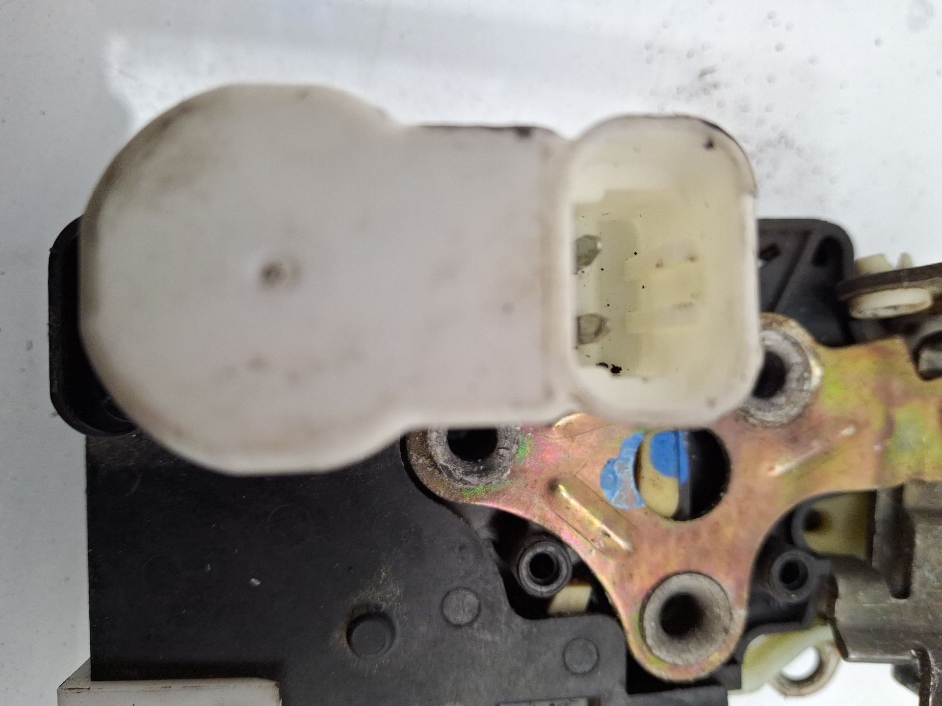 CERRADURA PUERTA DELANTERA DERECHA CHEVROLET TRANS 