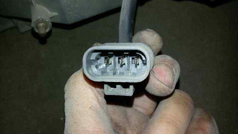 FARO DERECHO NISSAN PRIMERA SR20DI