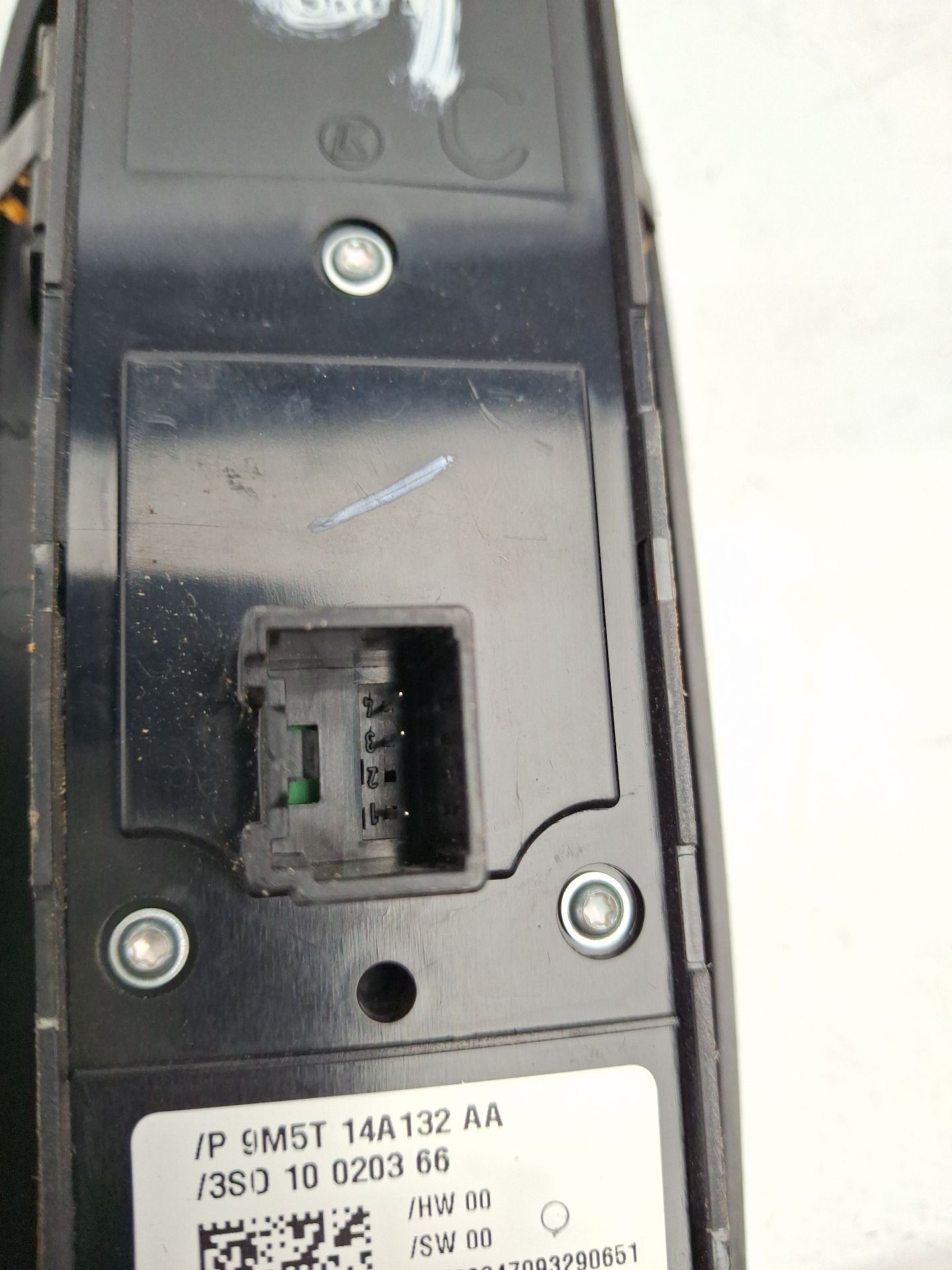 MANDO ELEVALUNAS DELANTERO IZQUIERDO FORD KUGA 