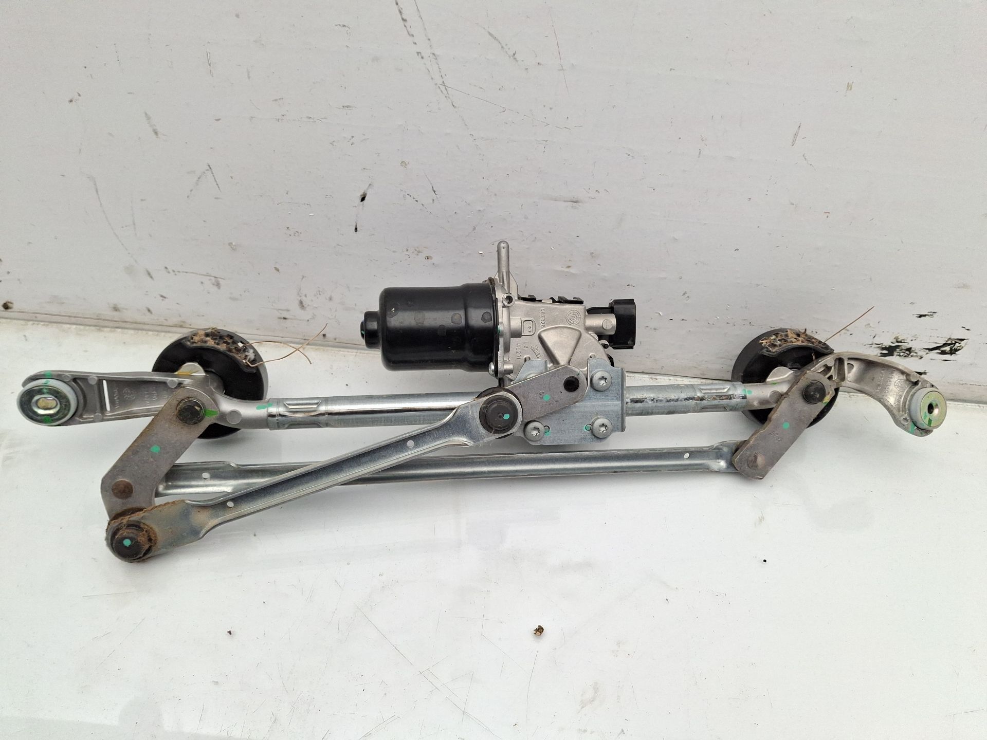 MOTOR LIMPIA DELANTERO NISSAN JUKE 