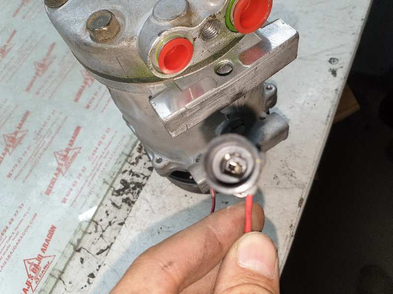 COMPRESOR AIRE ACONDICIONADO CHRYSLER VOYAGER M00