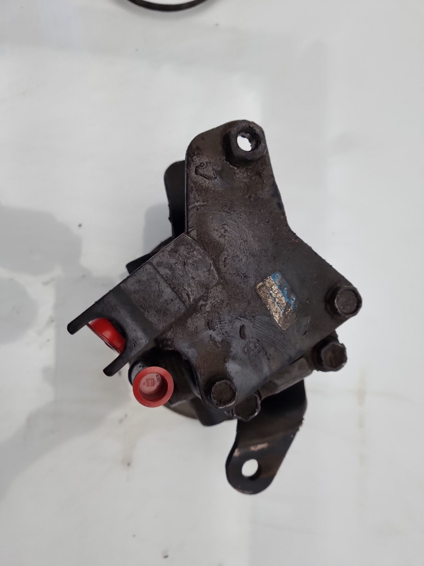 BOMBA DIRECCION NISSAN TERRANO 