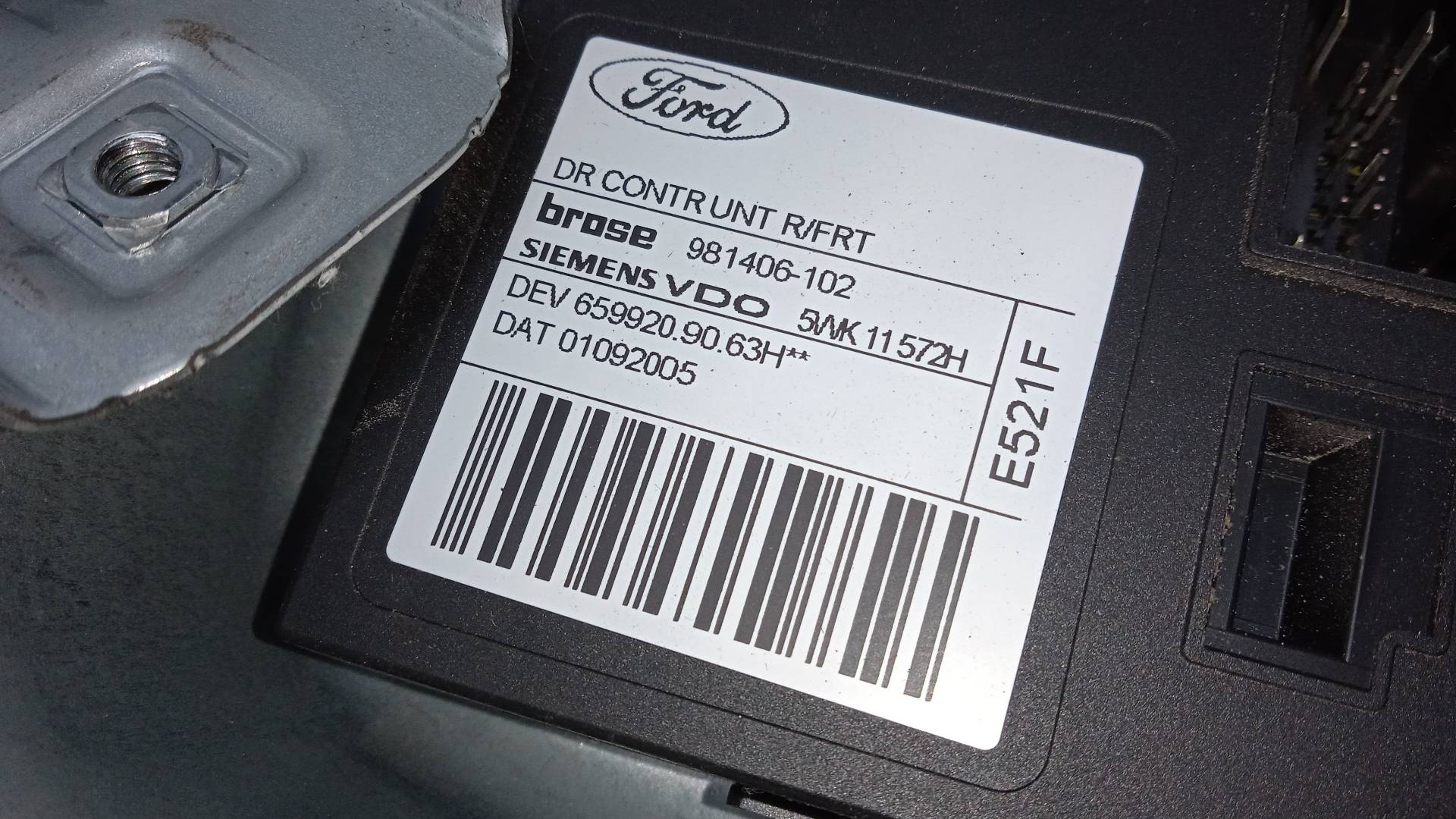 ELEVALUNAS DELANTERO DERECHO FORD FOCUS 