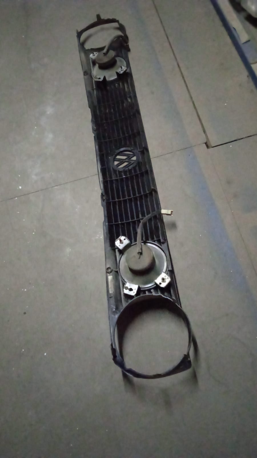 REJILLA DELANTERA VOLKSWAGEN POLO 