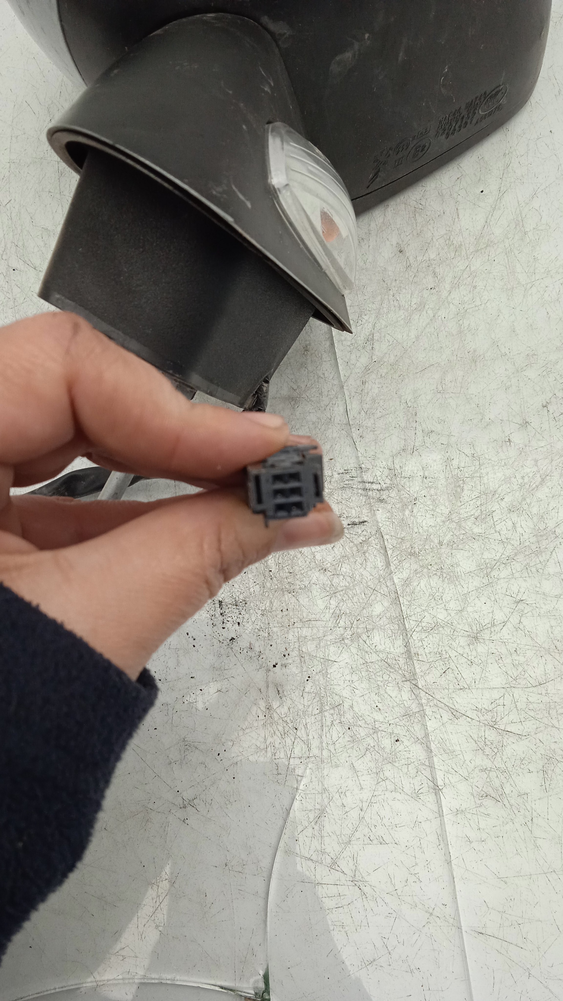 RETROVISOR IZQUIERDO CITROEN C3 8H01