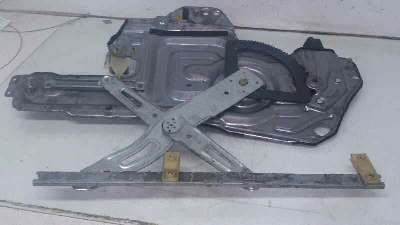 ELEVALUNAS DELANTERO DERECHO HYUNDAI TRAJET D4EA