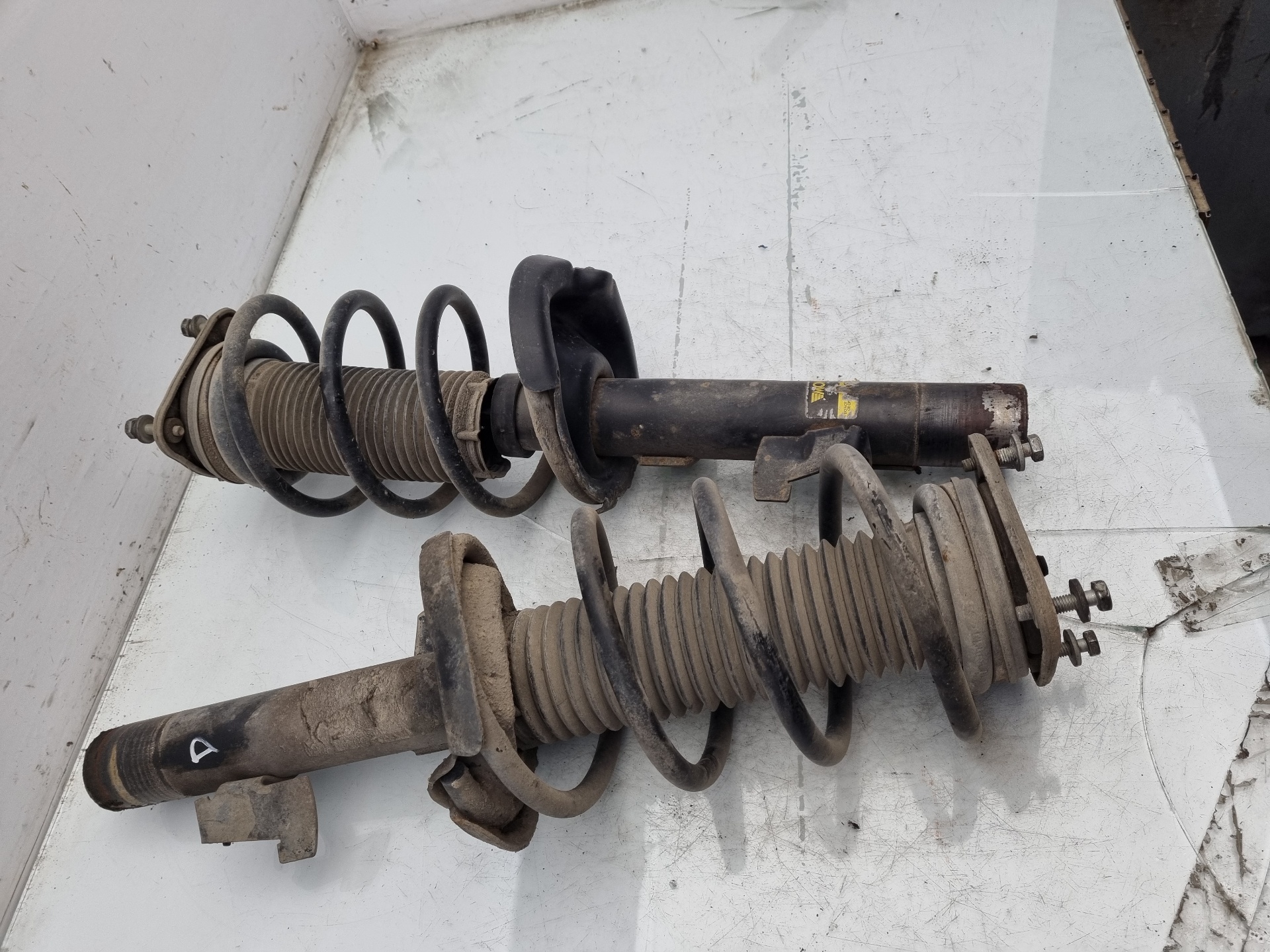 JUEGO AMORTIGUADORES DELANTERO FORD FOCUS G8DA