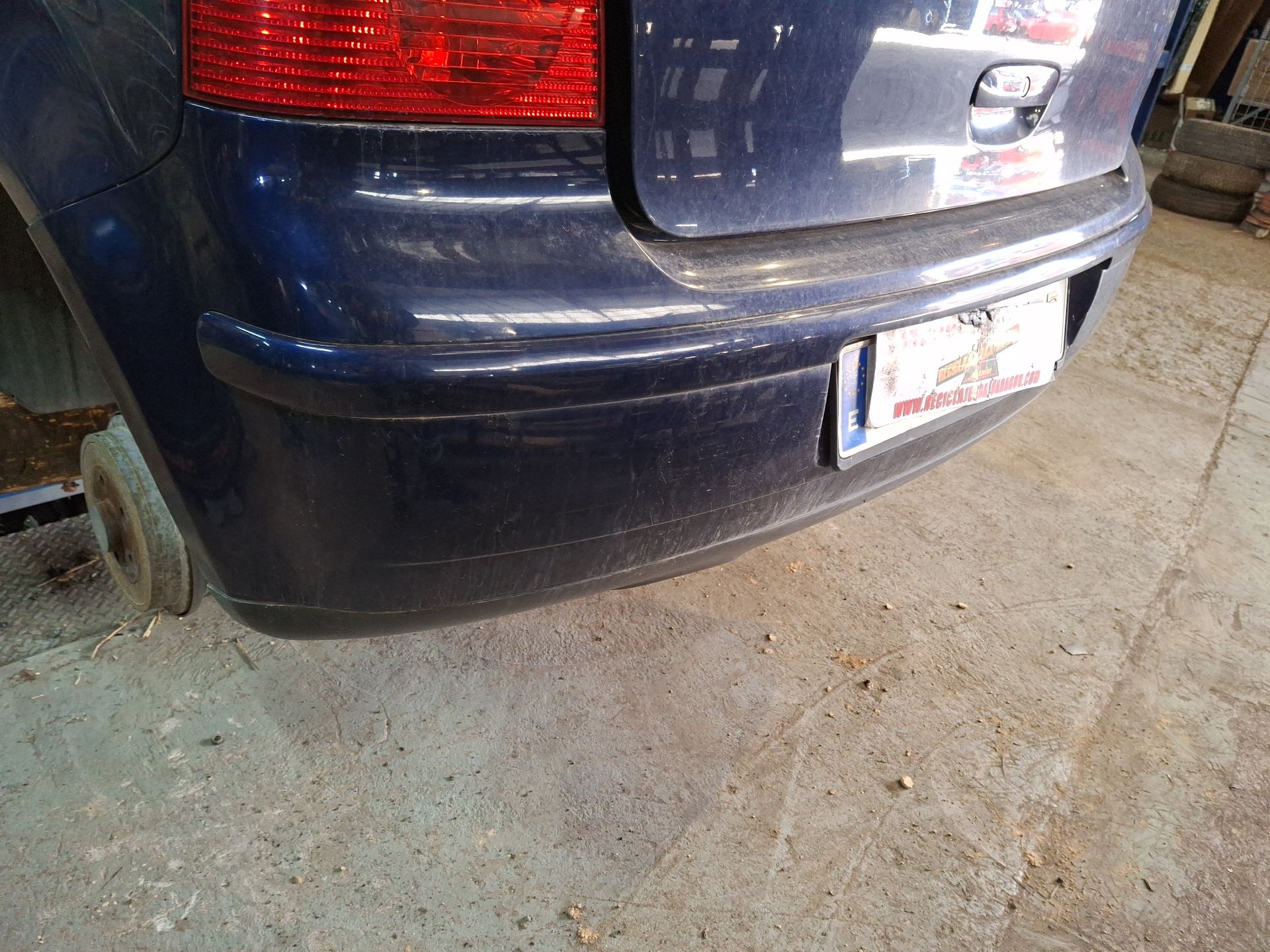 PARAGOLPES TRASERO VOLKSWAGEN POLO 