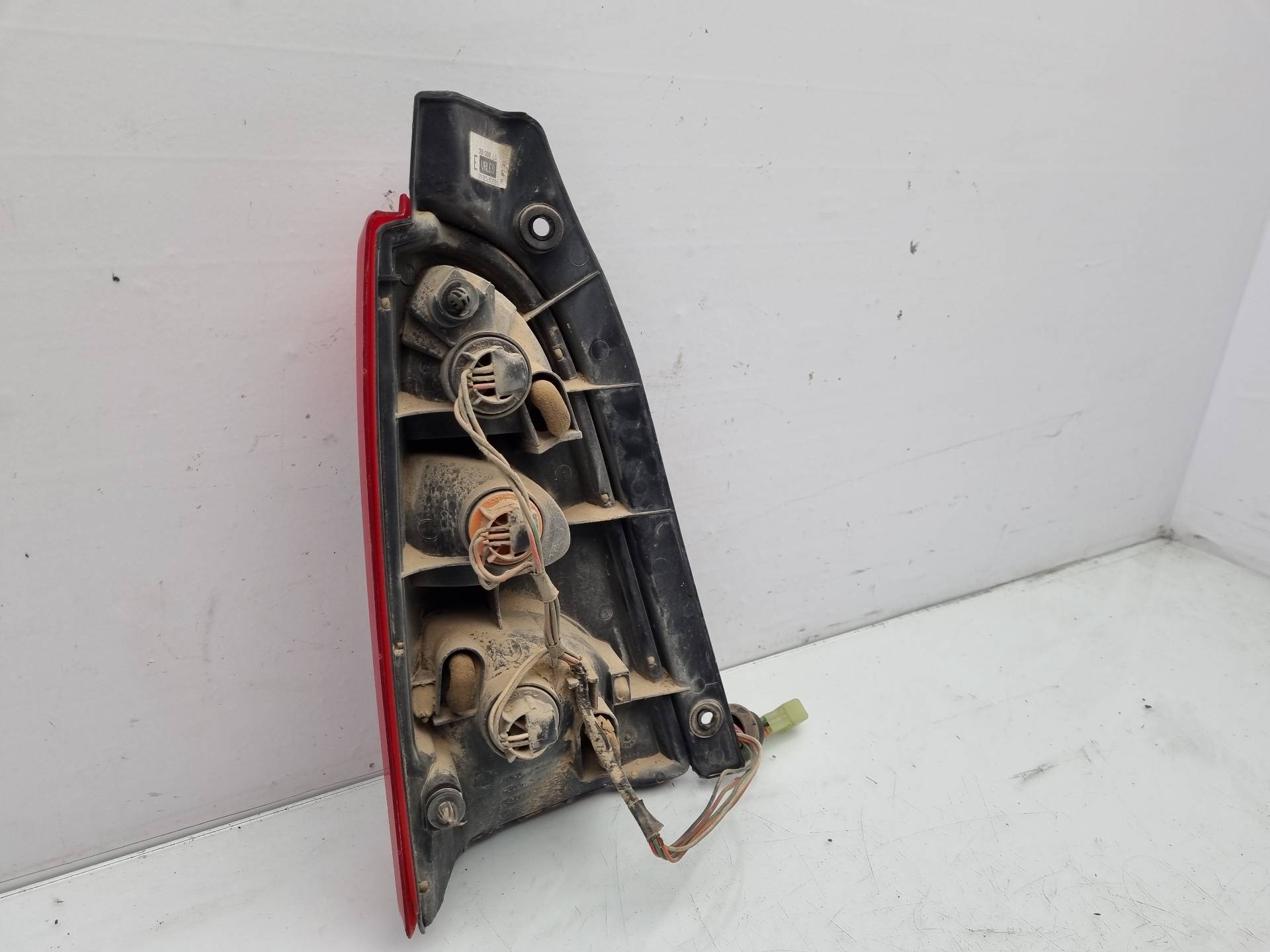 PILOTO TRASERO DERECHO SUZUKI WAGON G13BB