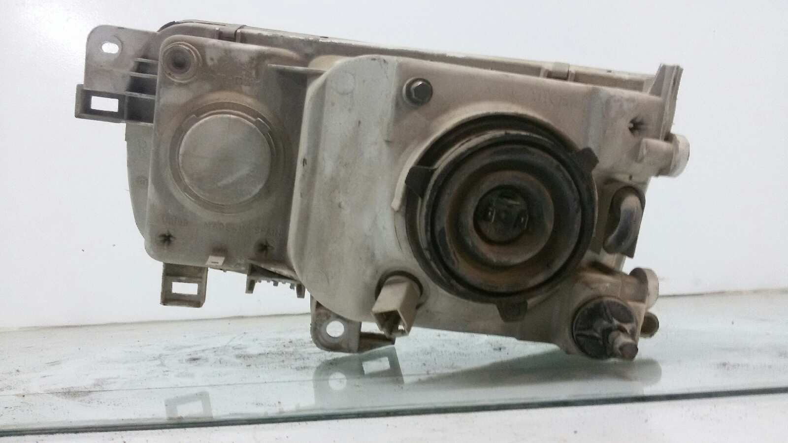 FARO DERECHO NISSAN SERENA 