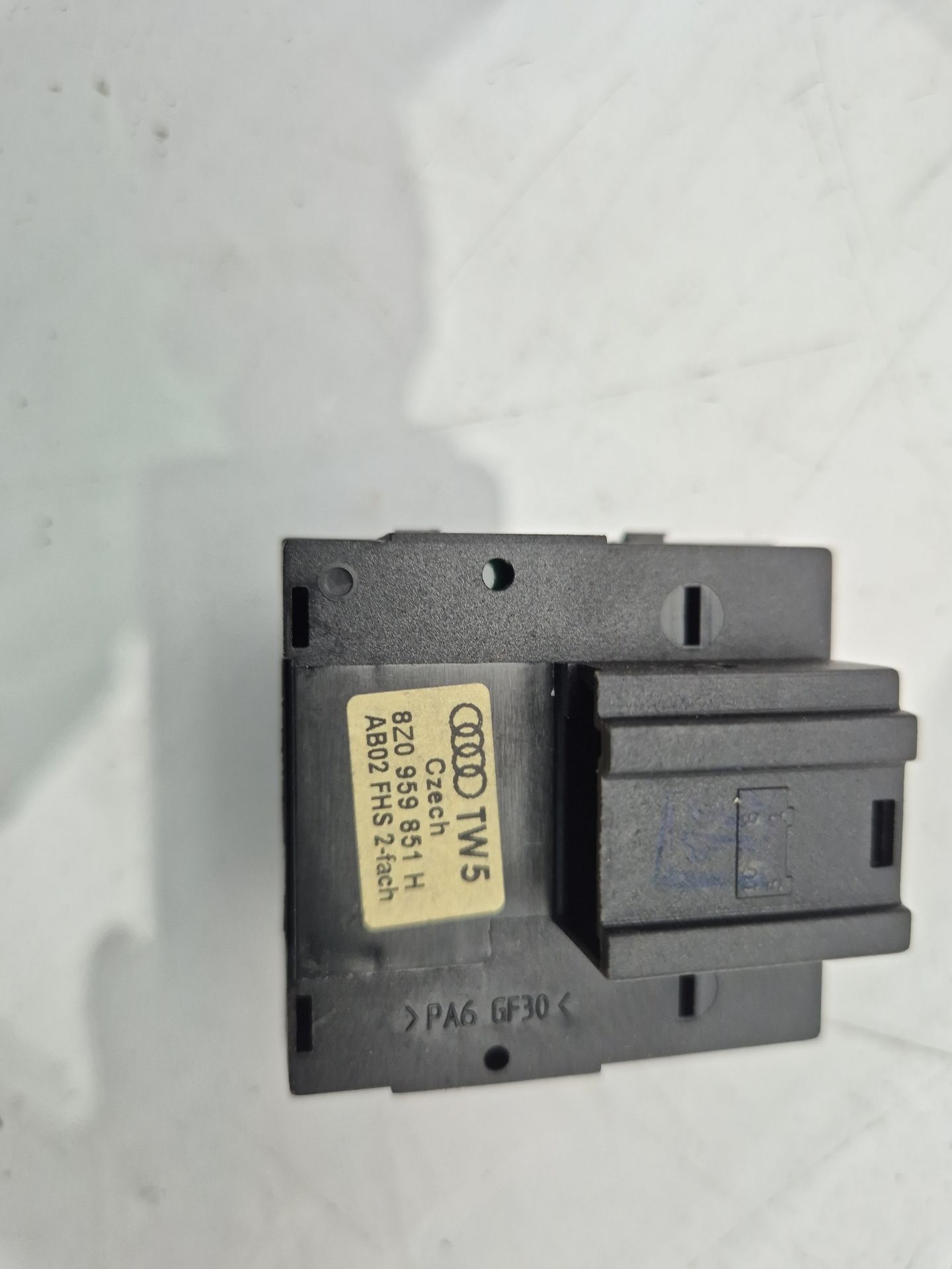 MANDO ELEVALUNAS DELANTERO IZQUIERDO AUDI A3 