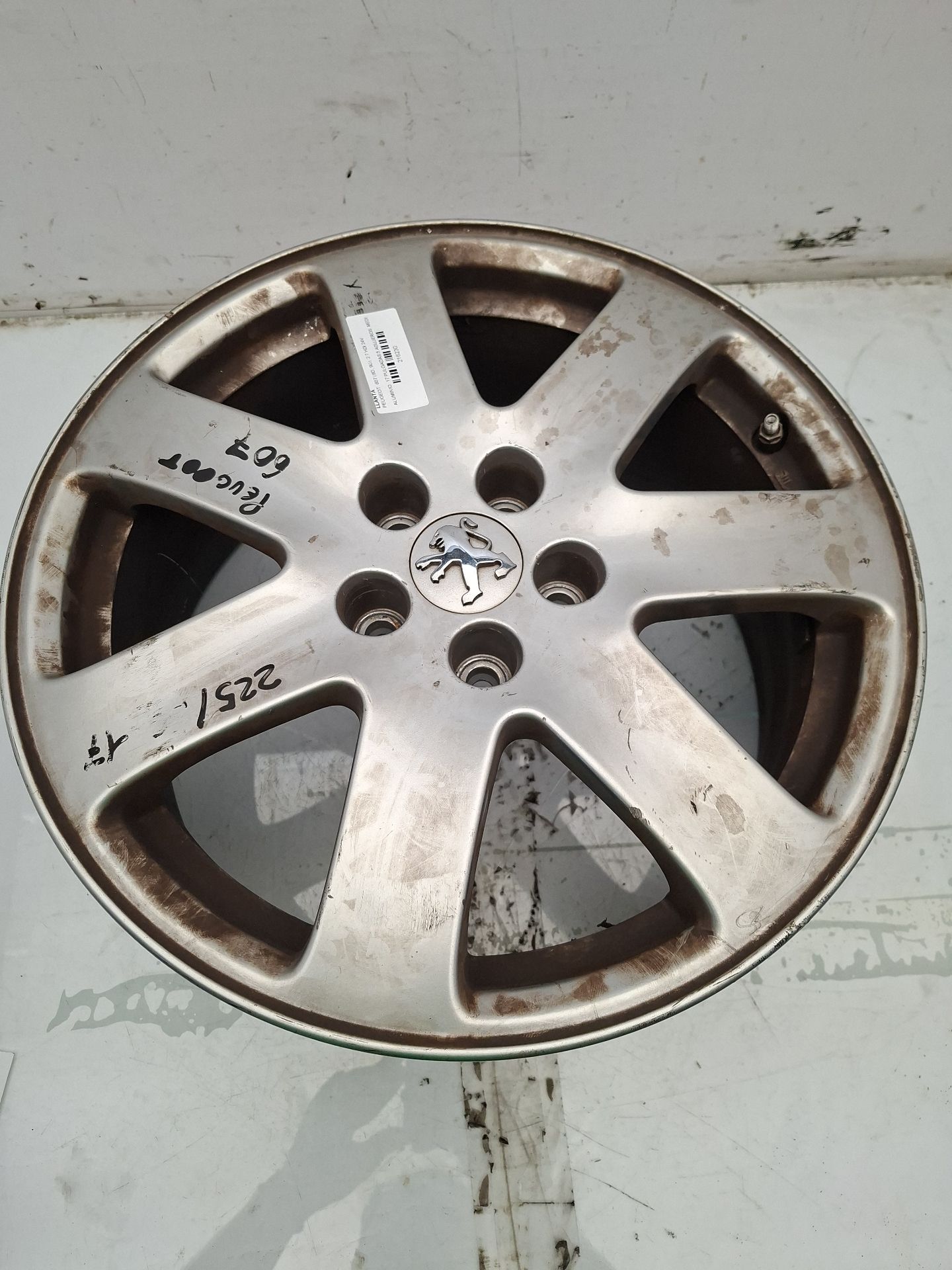 LLANTA PEUGEOT 607 