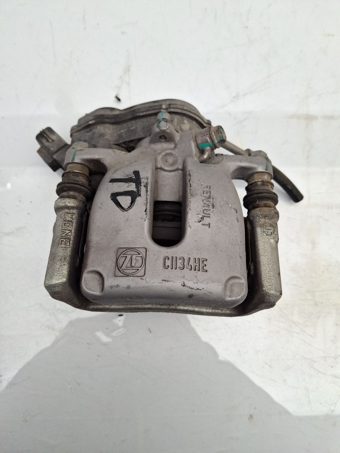 PINZA FRENO TRASERA DERECHA RENAULT ARKANA 