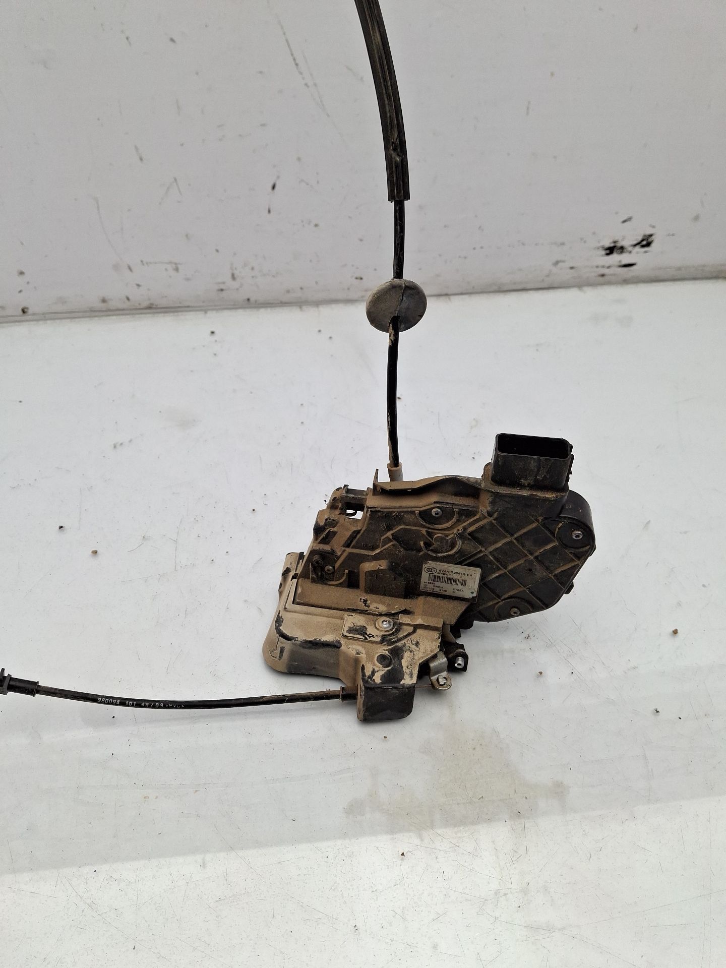 CERRADURA PUERTA TRASERA DERECHA FORD KUGA 