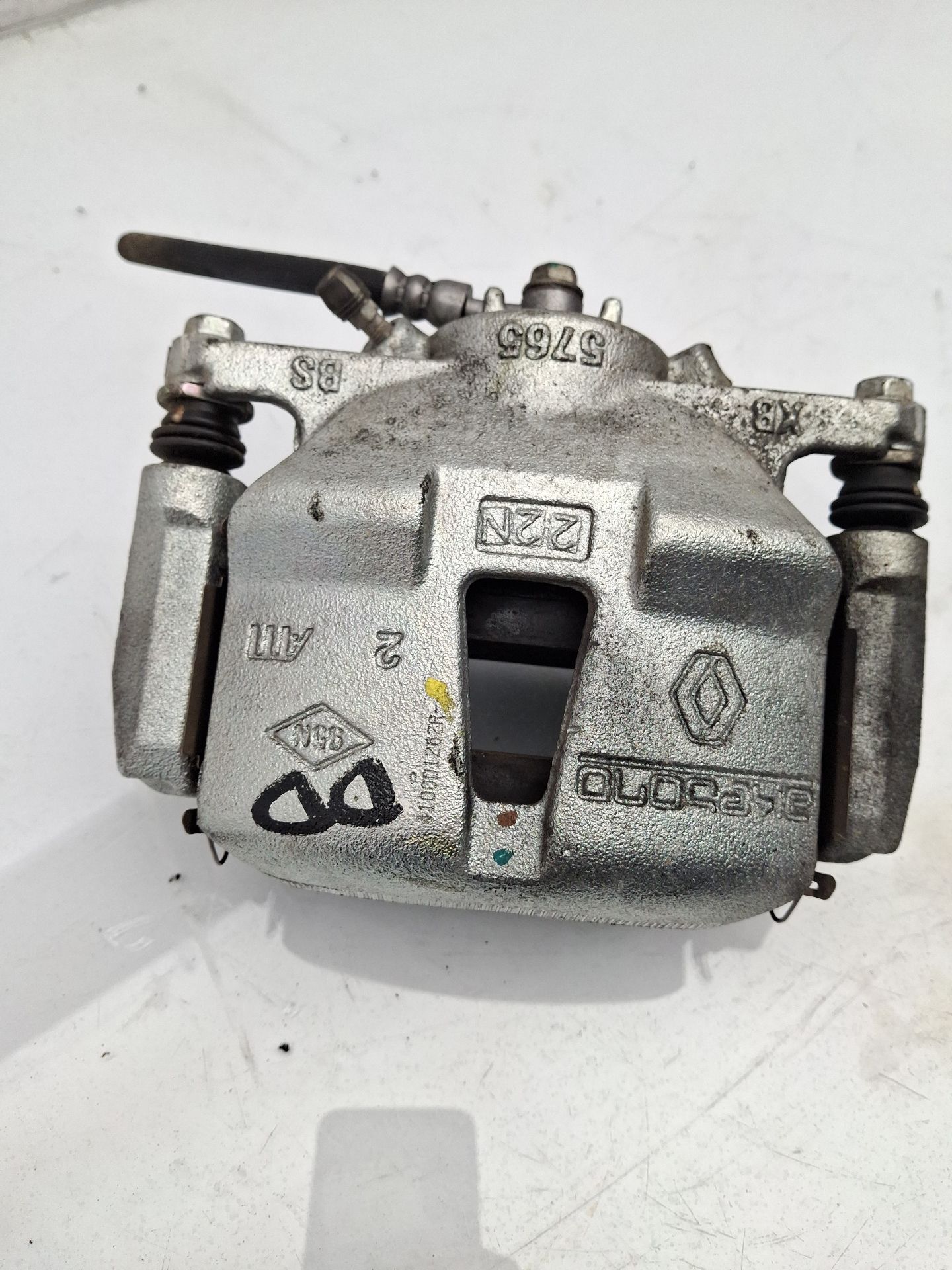 PINZA FRENO DELANTERA DERECHA RENAULT ARKANA 