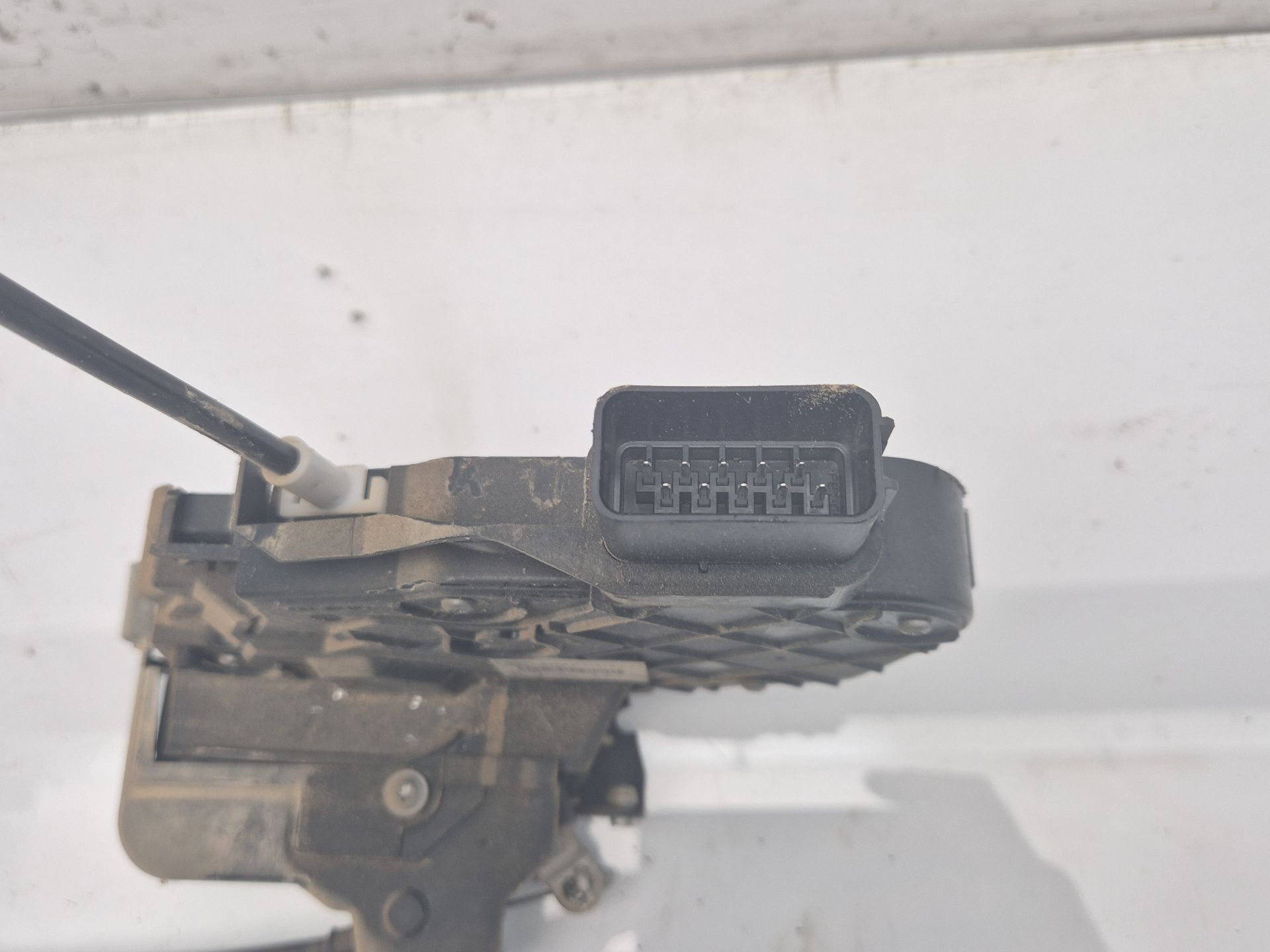 CERRADURA PUERTA DELANTERA DERECHA FORD KUGA 
