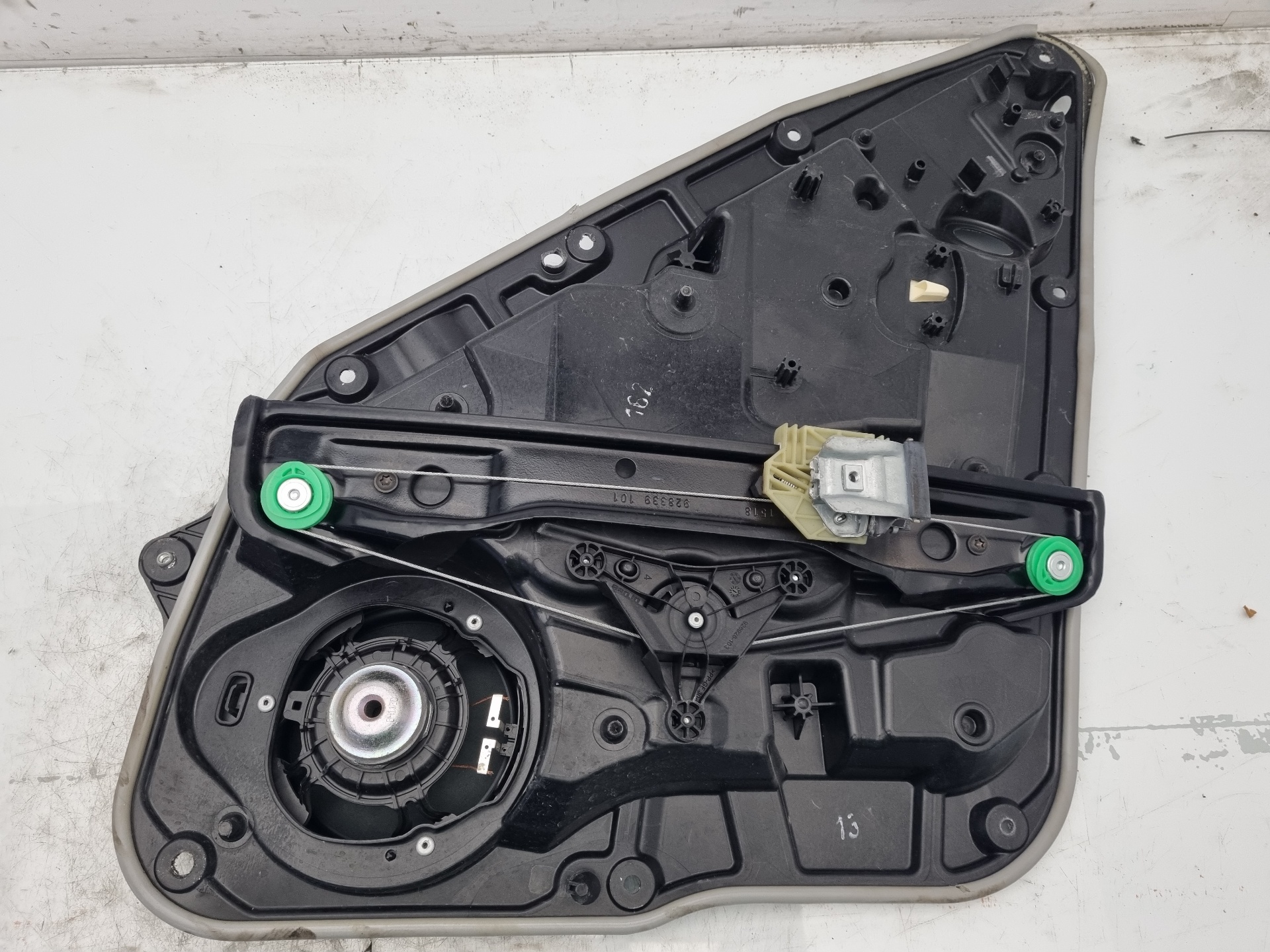 ELEVALUNAS TRASERO IZQUIERDO INFINITI Q30 270910