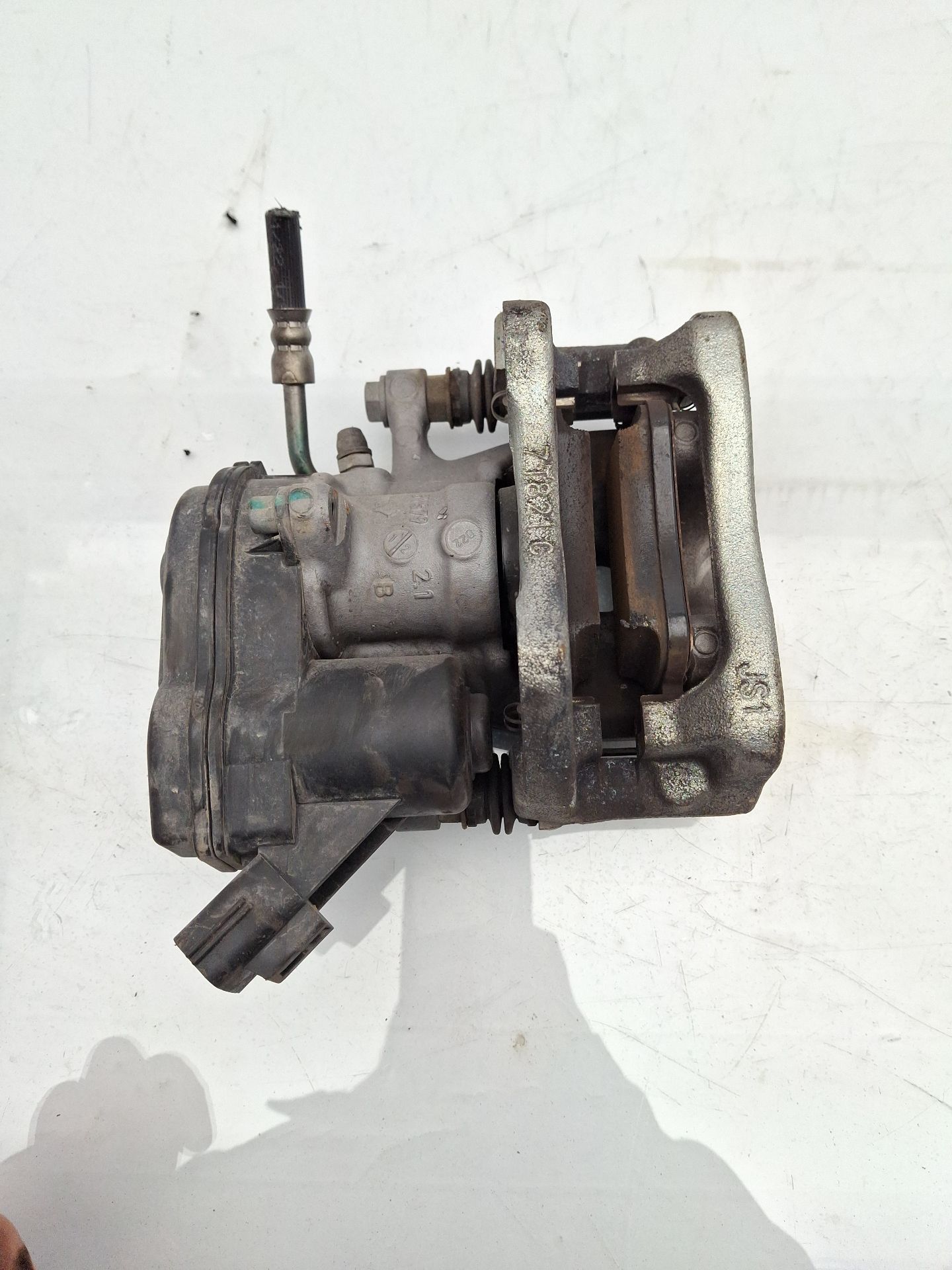 PINZA FRENO TRASERA IZQUIERDA RENAULT ARKANA 