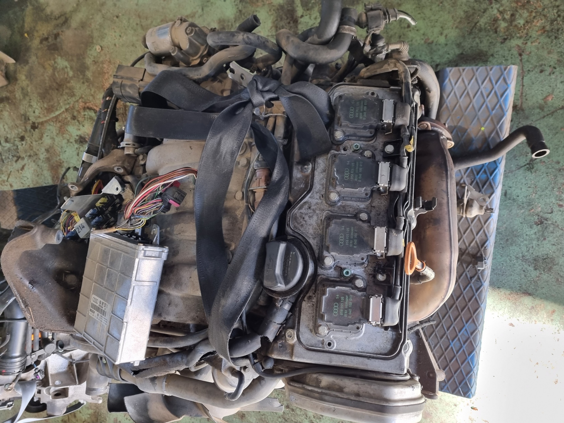 MOTOR COMPLETO AUDI A8 