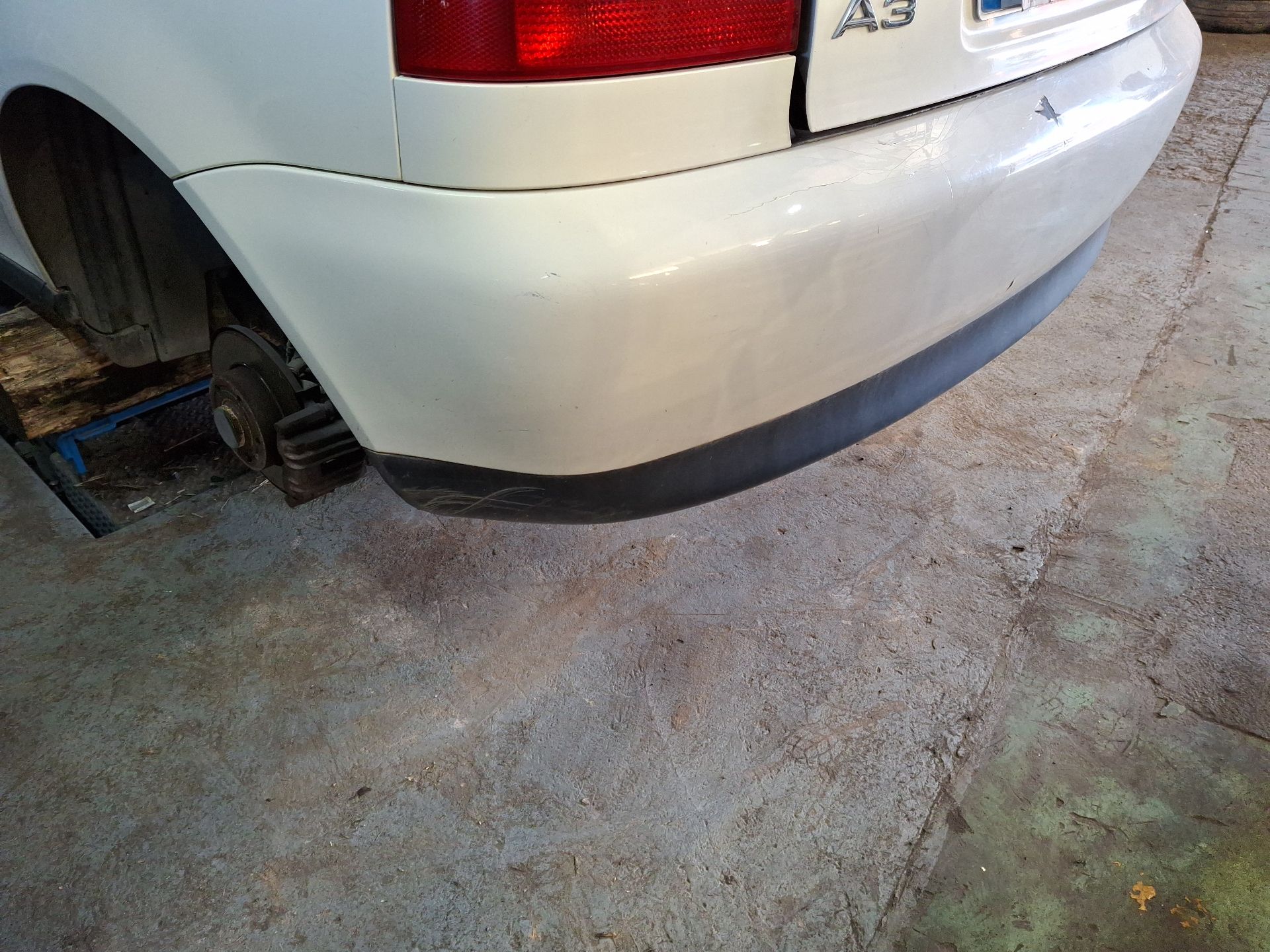 PARAGOLPES TRASERO AUDI A3 