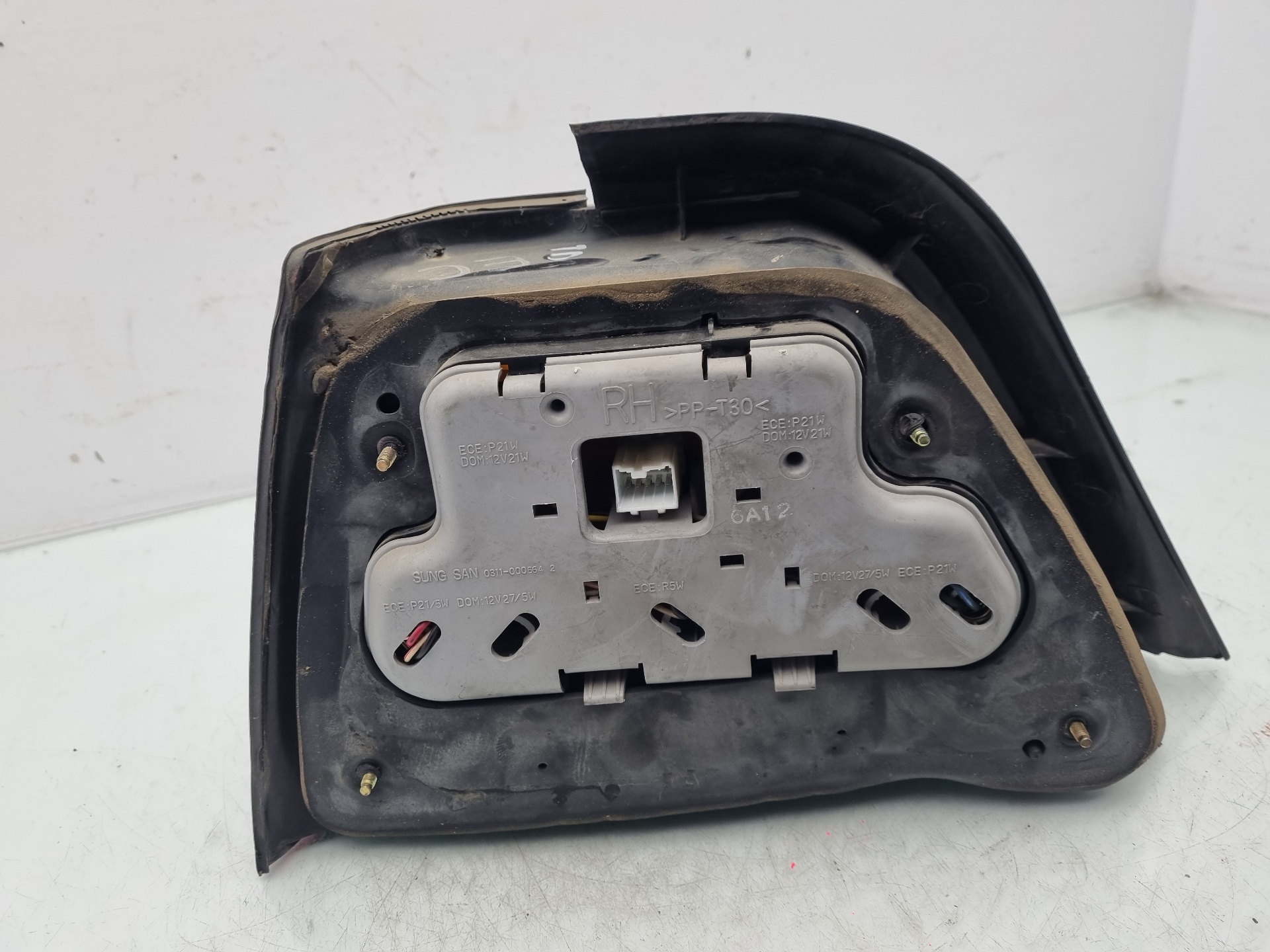 PILOTO TRASERO DERECHO DAEWOO NEXIA A15MF