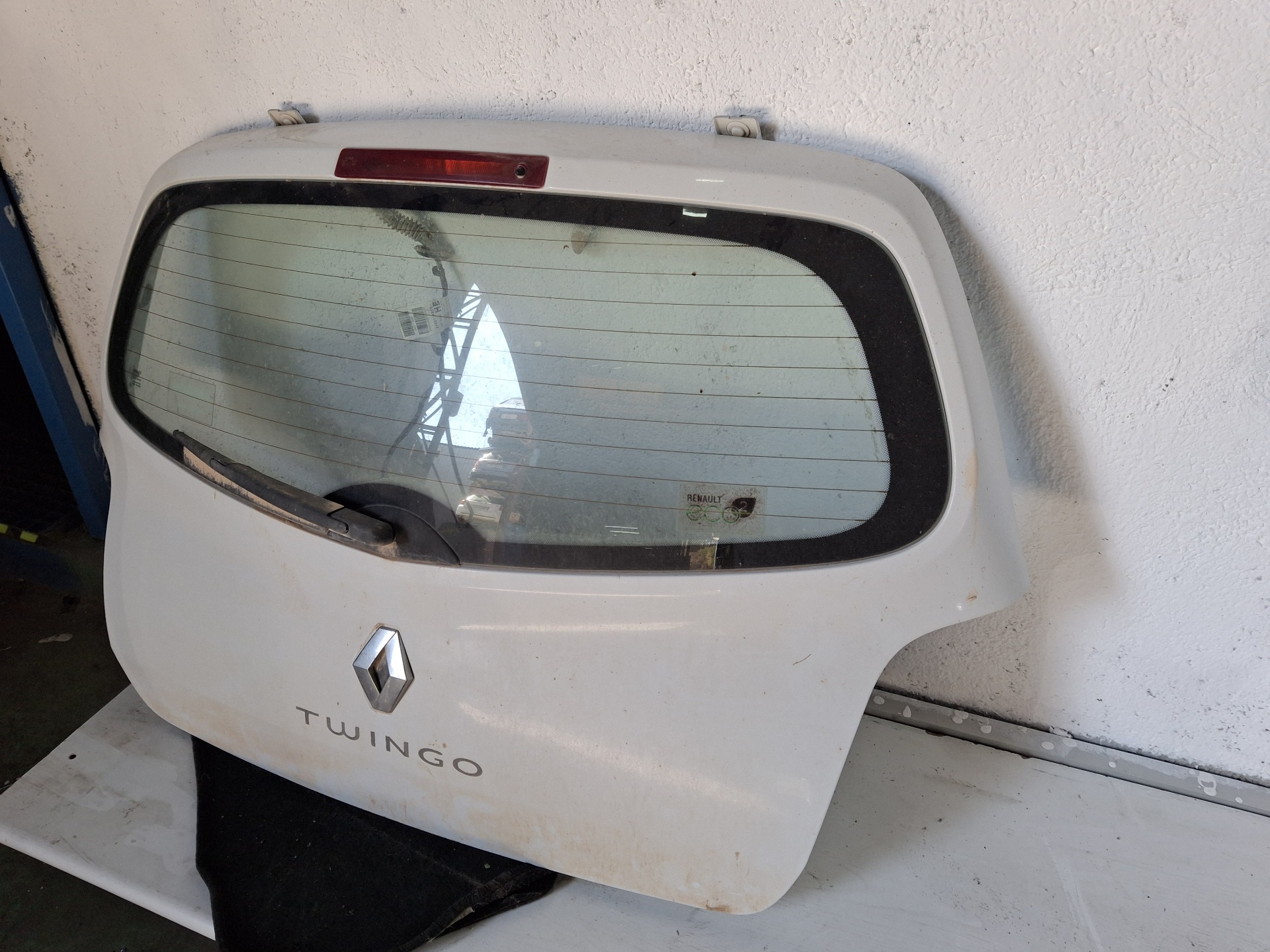 PORTON TRASERO RENAULT TWINGO K9K 17