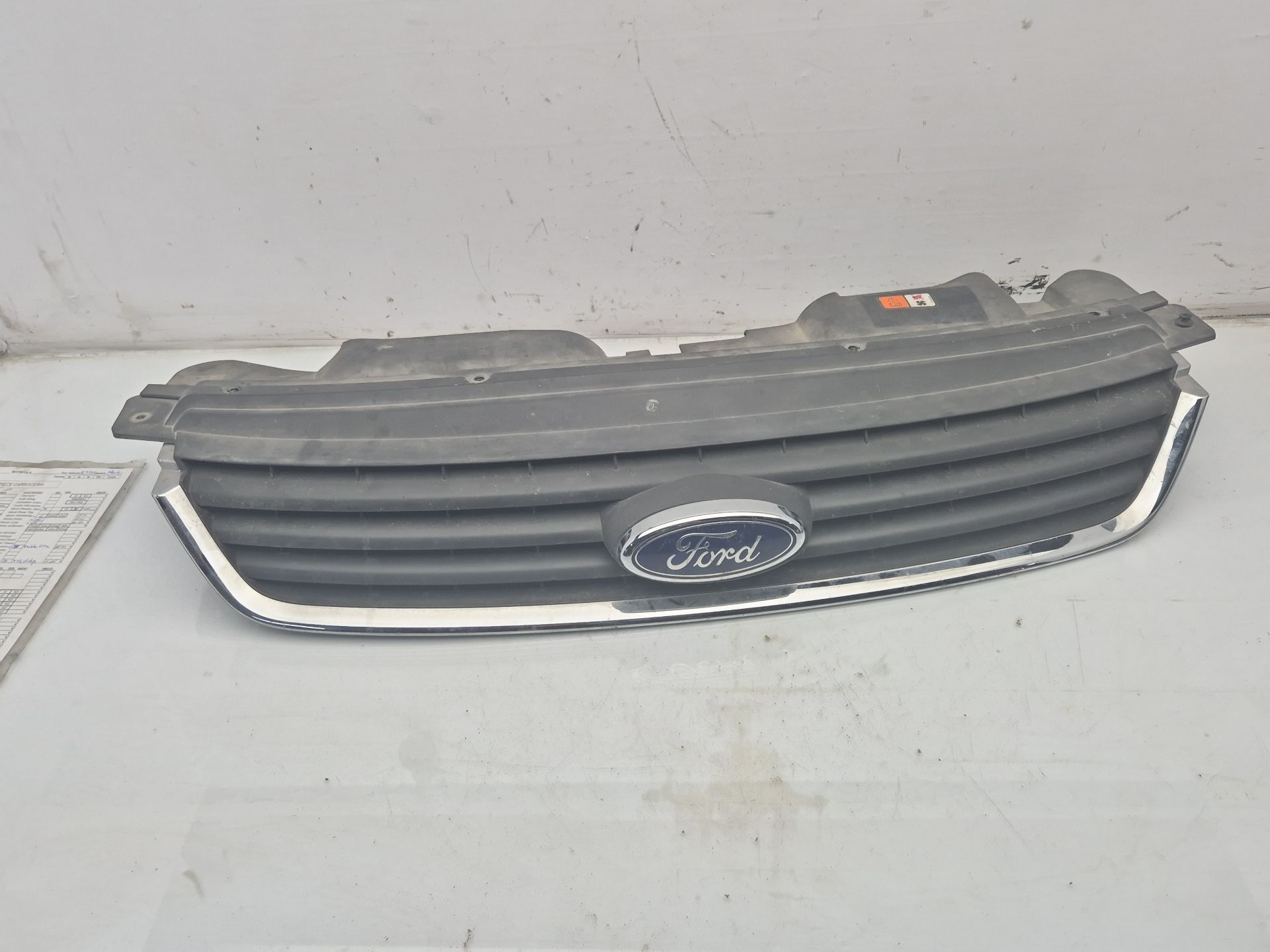 REJILLA DELANTERA FORD KUGA 