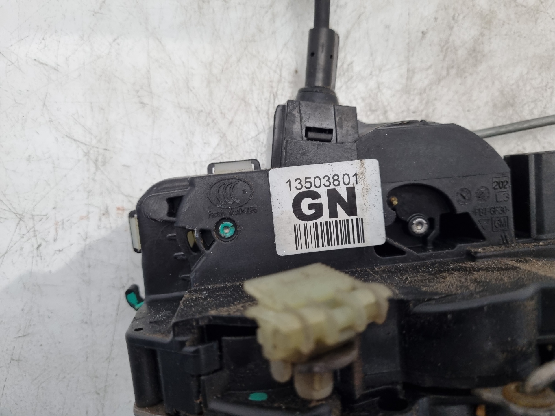 CERRADURA PUERTA DELANTERA IZQUIERDA CHEVROLET CRU Z20D1