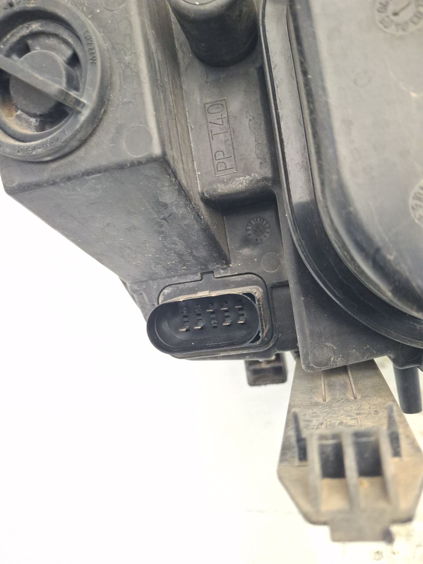 FARO IZQUIERDO FORD FOCUS 