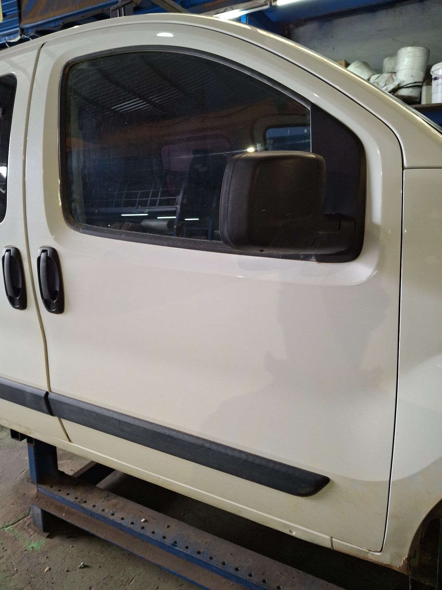 PUERTA DELANTERA DERECHA FIAT FIORINO 
